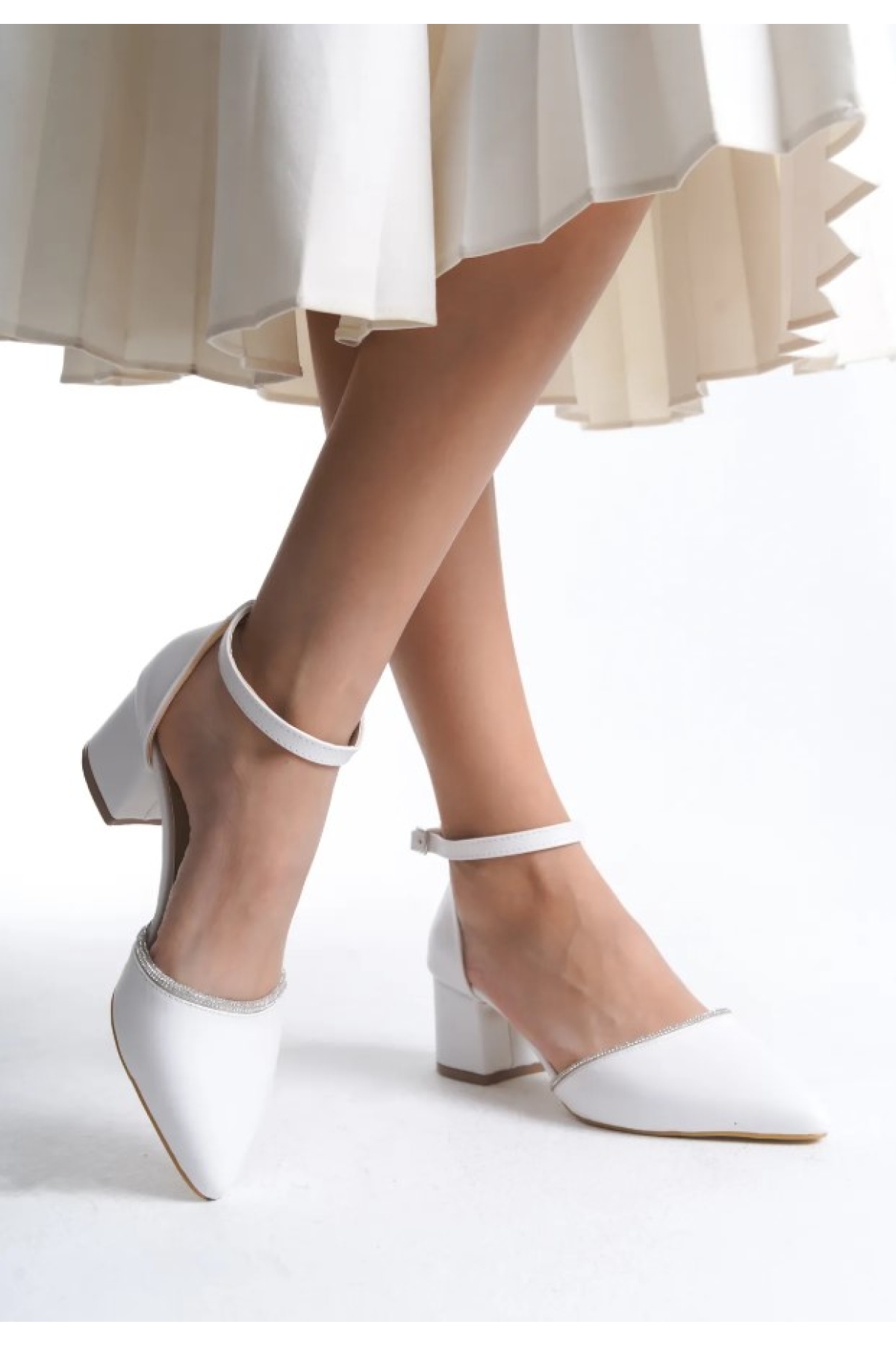 Bilek Bantlı Şerit Taşlı Topuklu Klasik Kadın Topuklu Ayakkabı - Görsel 2