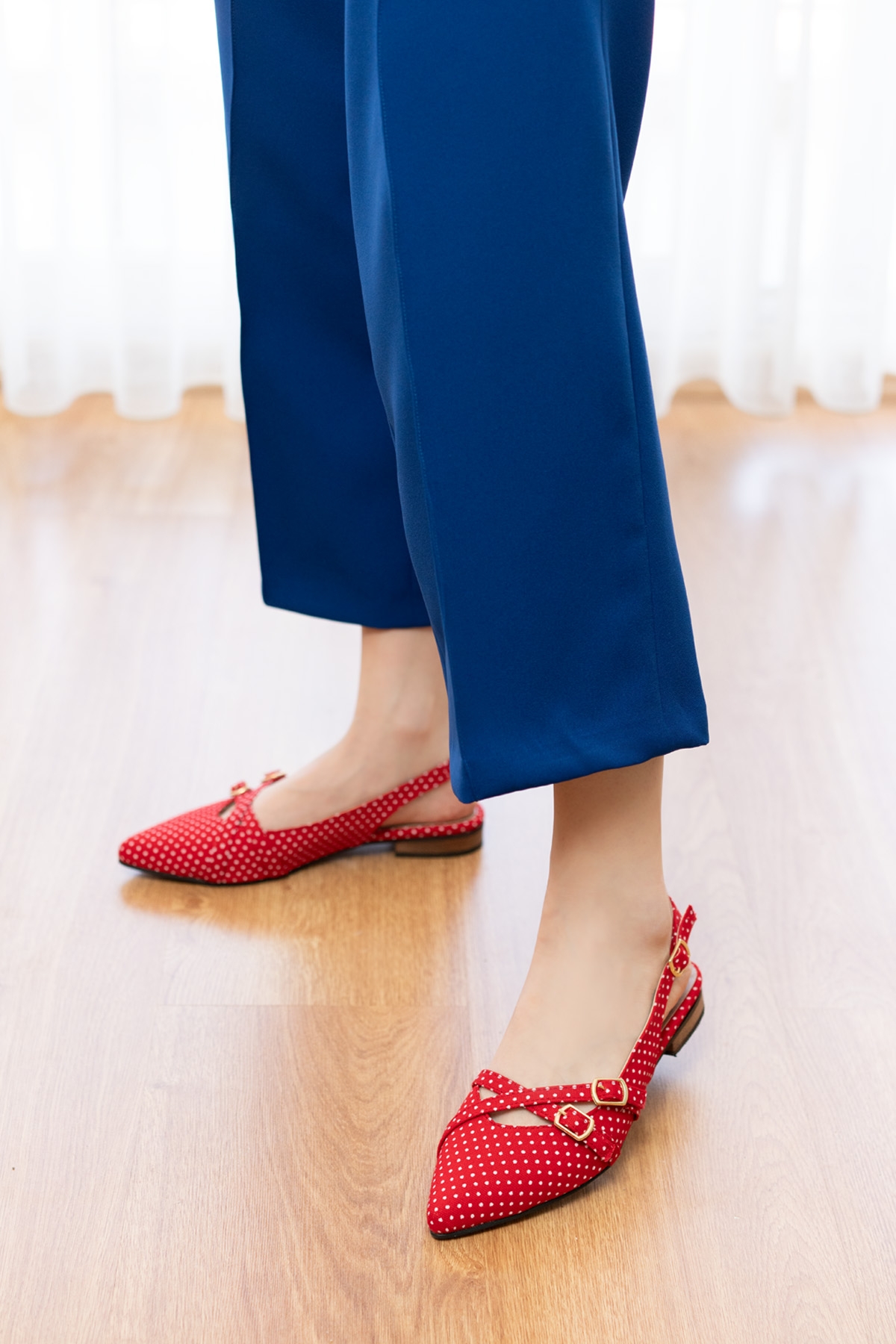 Pably Kırmızı Puantiye ( 2 cm Topuklu ) Sivri Burun Ayakkabı - Görsel 2