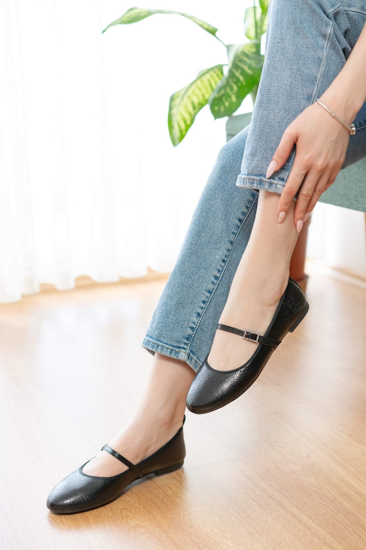 Armi Siyah Kırışık Rugan Taşlı Baretli ( 1 cm Topuklu ) Yuvarlık Burun Babet - Görsel 5