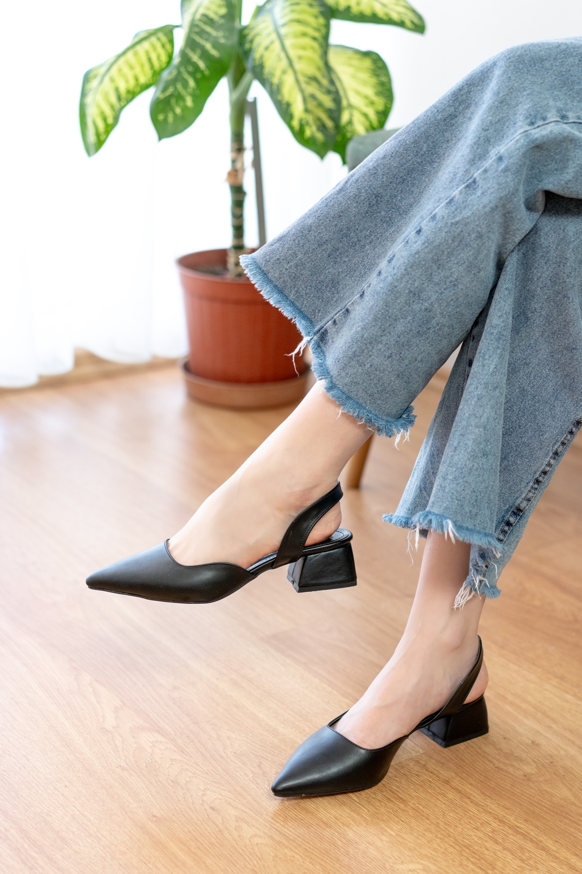 Button Siyah ( 4 cm Topuklu ) Sivri Burun Topuklu Ayakkabı - Görsel 5