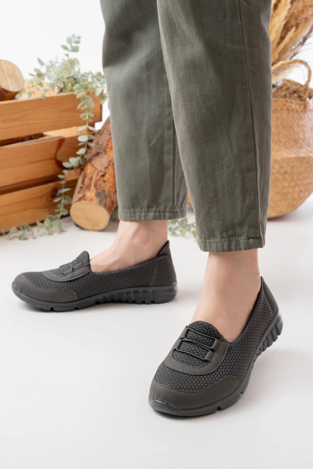 Kadın Günlük Babet Bağcık Detaylı Fileli Anne Ayakkabısı 1021-111-0006 - Görsel 2