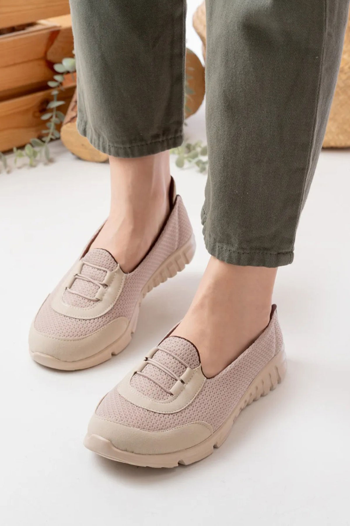 Kadın Günlük Babet Bağcık Detaylı Fileli Anne Ayakkabısı 1021-111-0006 - Görsel 2