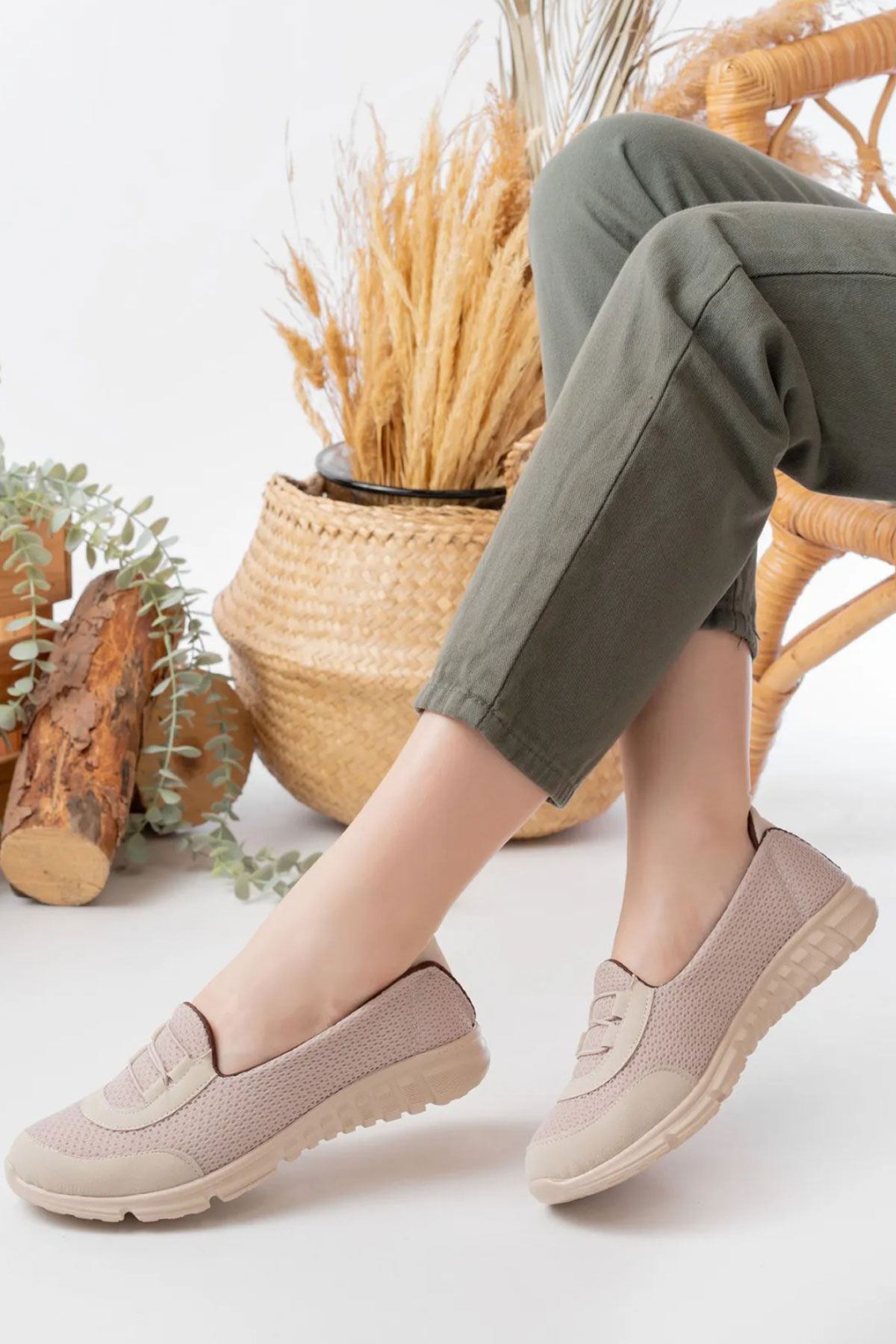 Kadın Günlük Babet Bağcık Detaylı Fileli Anne Ayakkabısı 1021-111-0006 - Görsel 3