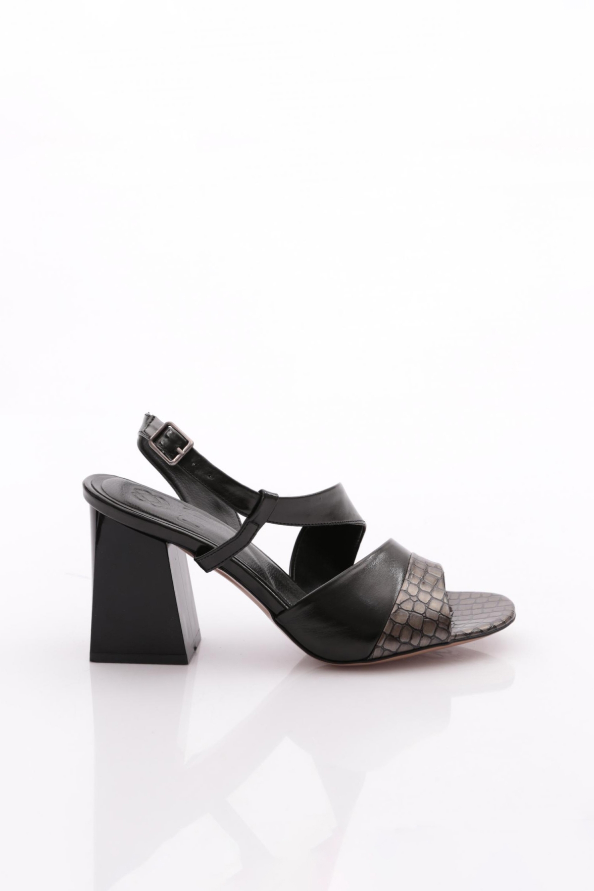 888 Kadin Çapraz Bantli Topuklu Ayakkabi - Görsel 2