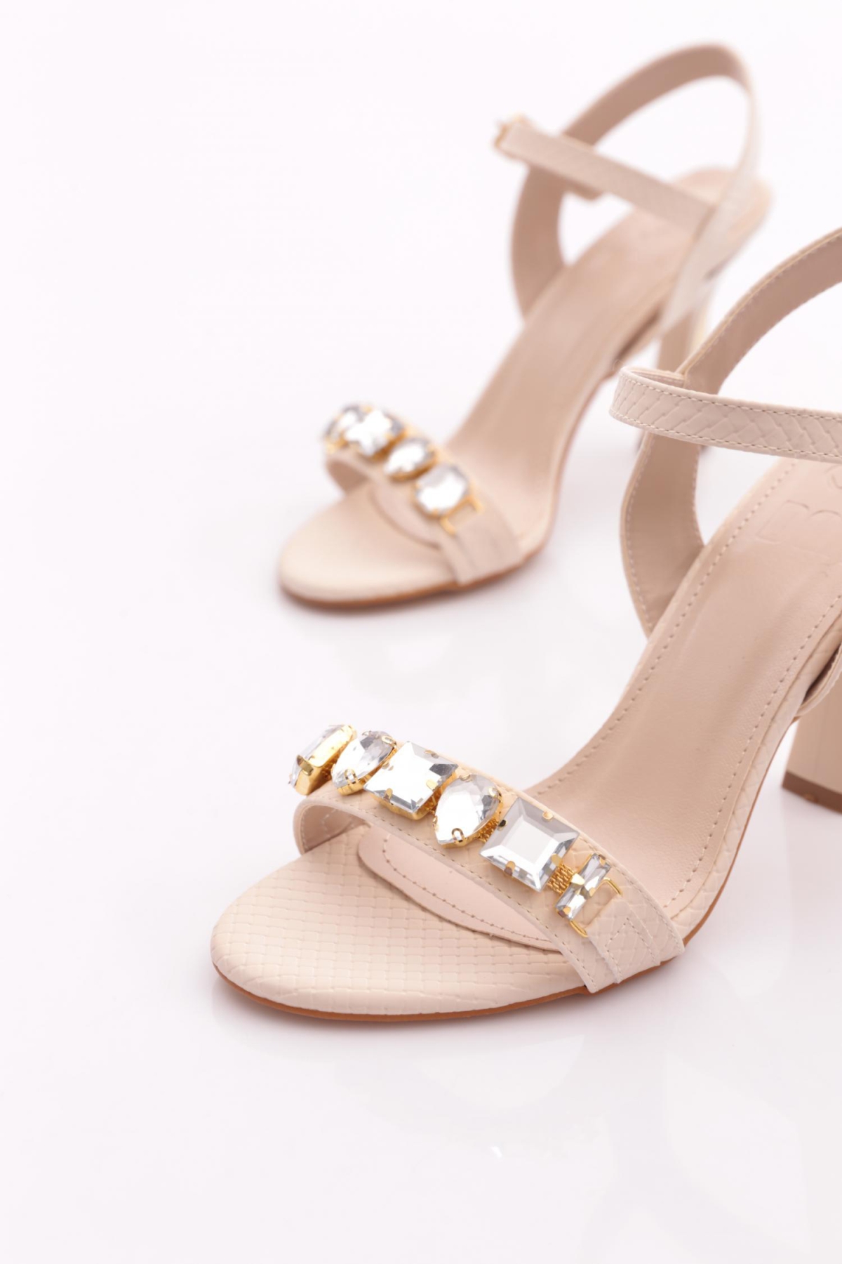 6031 Kadin Topuklu Ayakkabi - Görsel 5