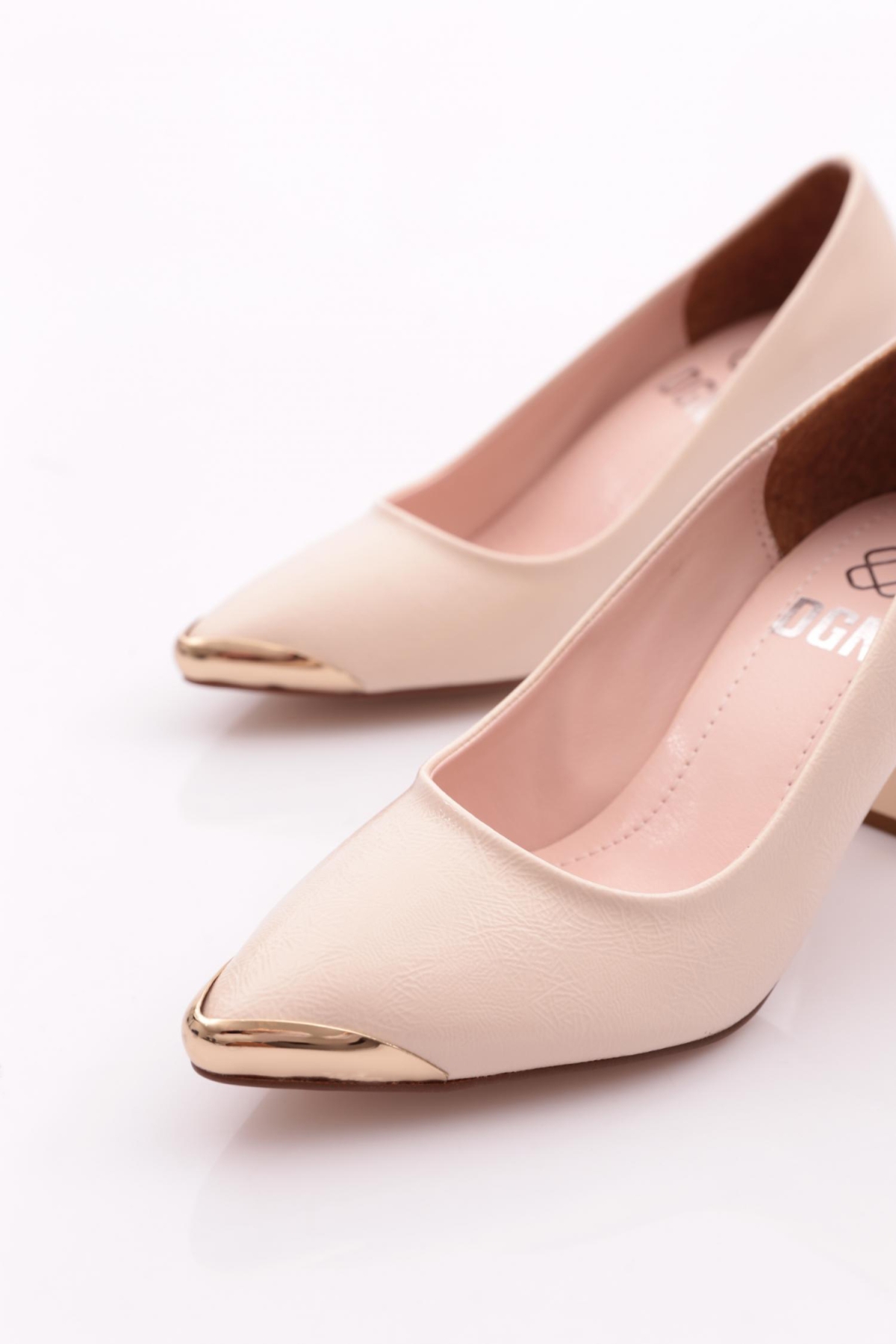 556 Kadin Sivri Burun Parmak Dekolteli Topuklu Ayakkabi - Görsel 5