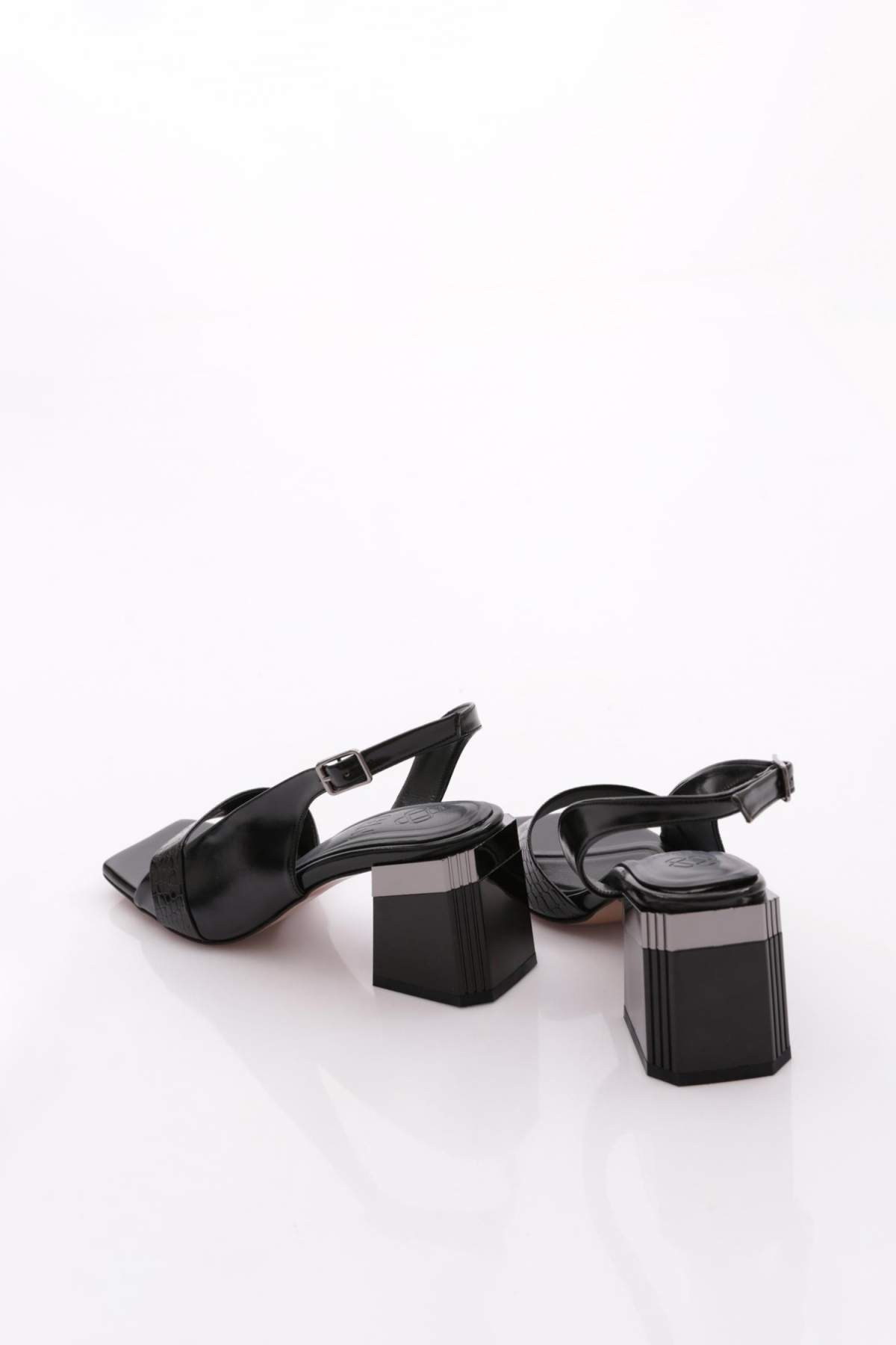 401 Kadin Şeritli Bilekten Bağlama Topuklu Ayakkabi - Görsel 4