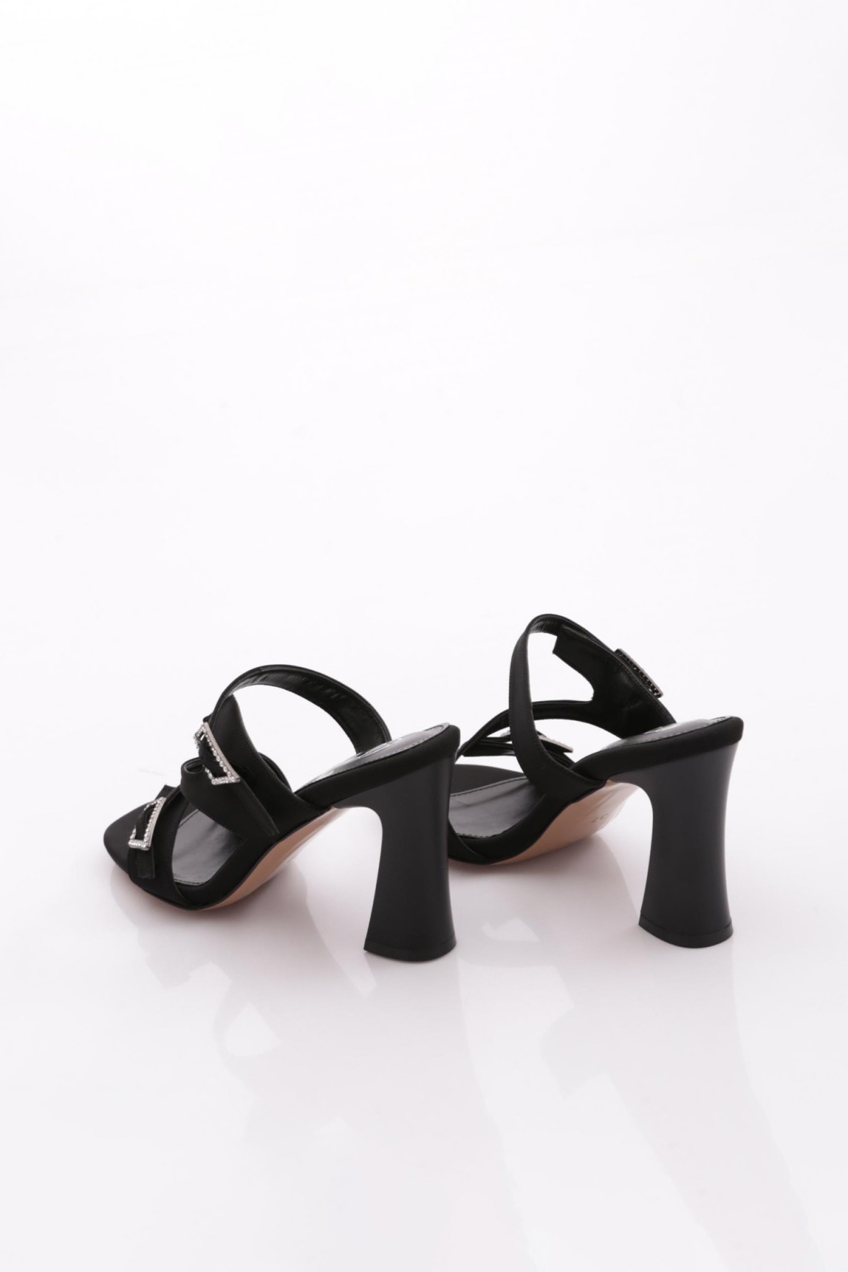 802 Kadin Aksesuarli Topuklu Terlik - Görsel 4