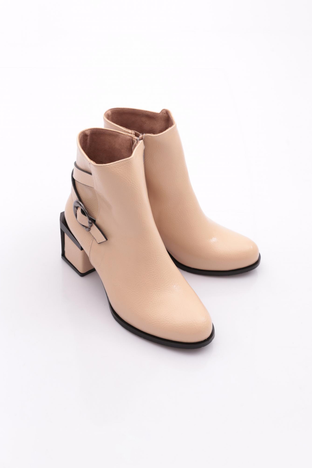 730 Kadin Kemer Detayli Topuklu Bot - Görsel 3
