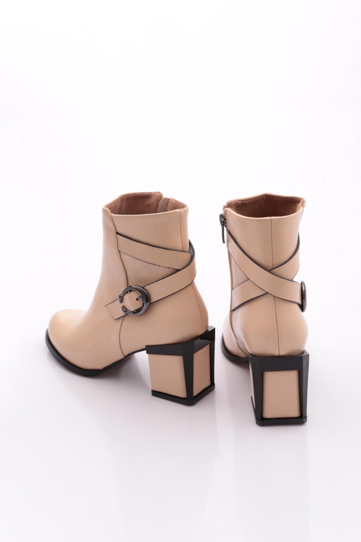 730 Kadin Kemer Detayli Topuklu Bot - Görsel 4