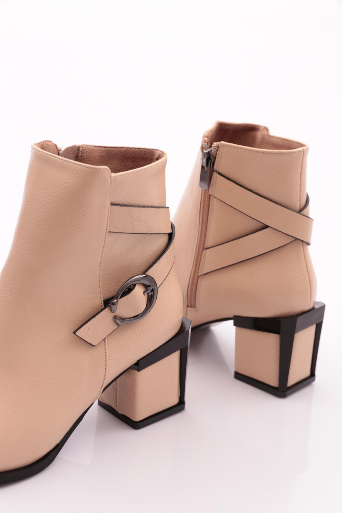 730 Kadin Kemer Detayli Topuklu Bot - Görsel 5