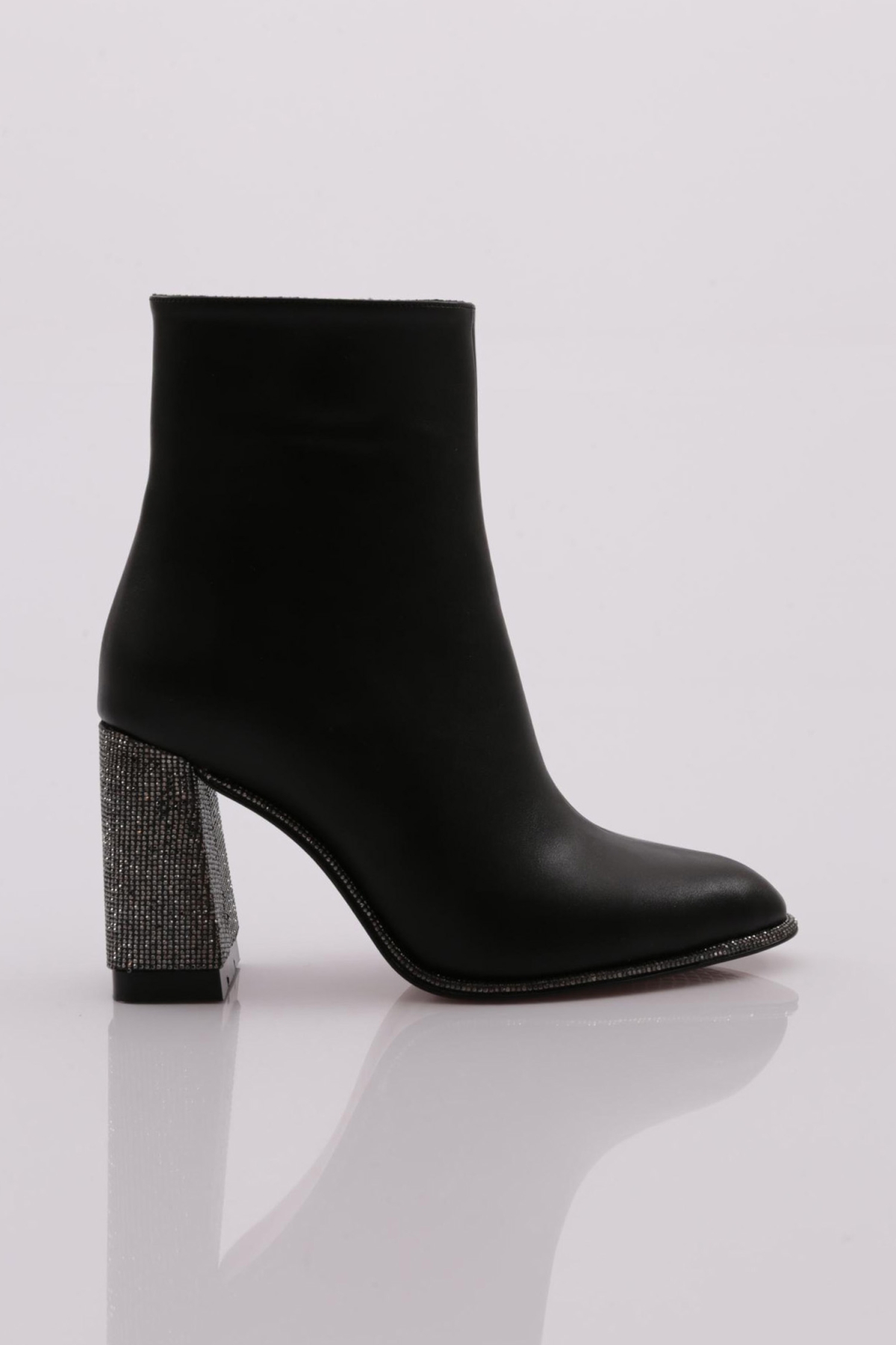 9032 Kadin Topuklu Bot - Görsel 2