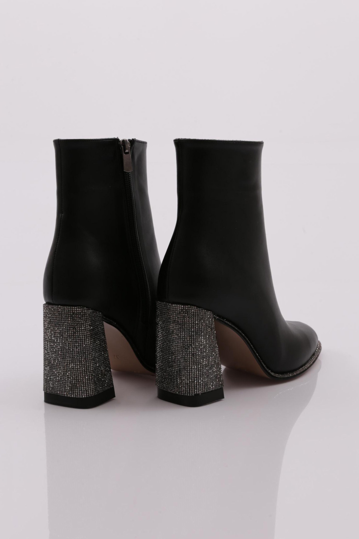 9032 Kadin Topuklu Bot - Görsel 4