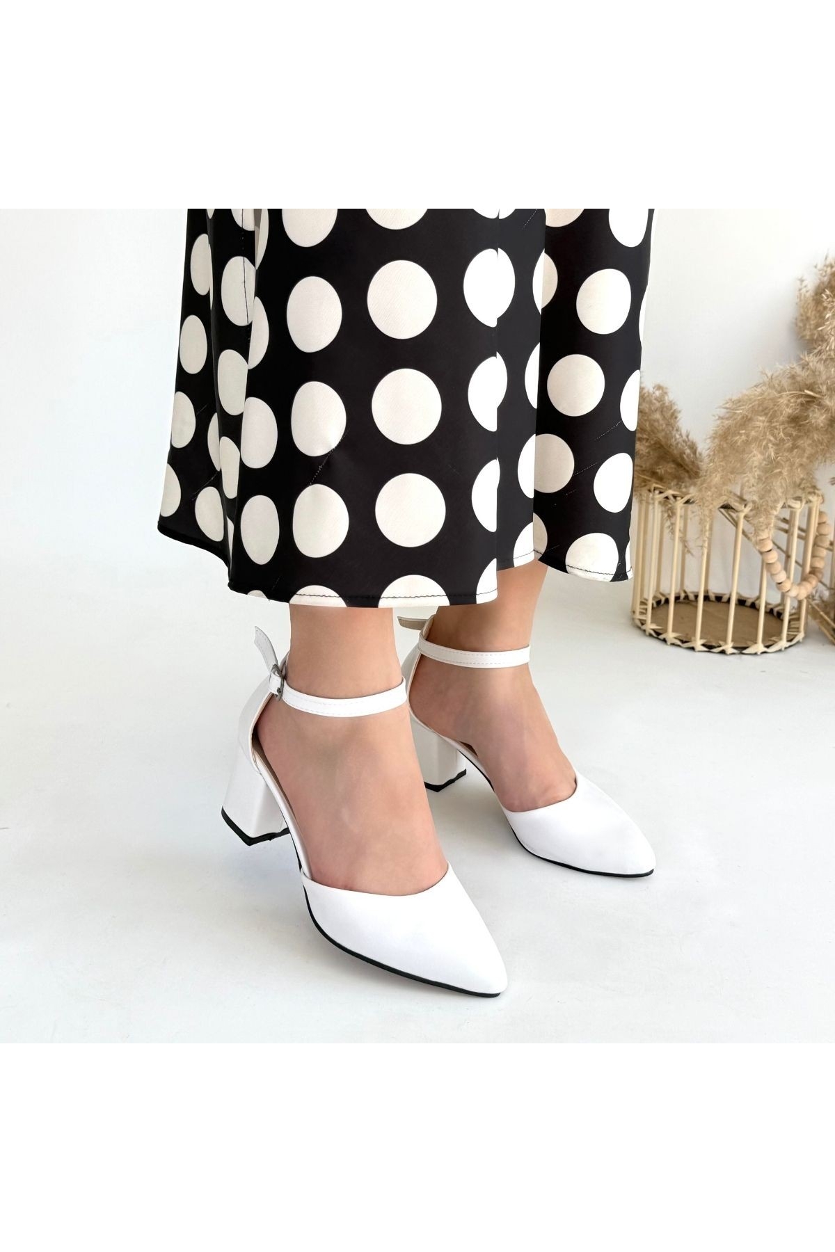 Beyaz Suni Deri Topuklu Kadın Ayakkabı - Görsel 5