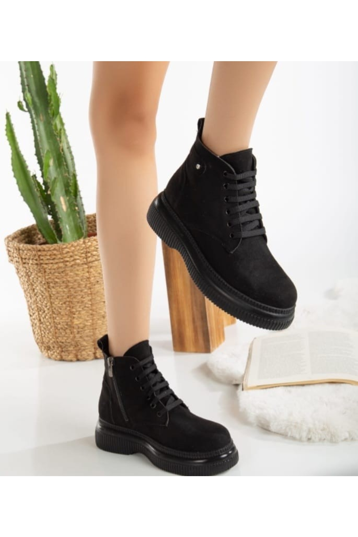 Siyah Süet Bağcıklı Kadın Bot - Görsel 5