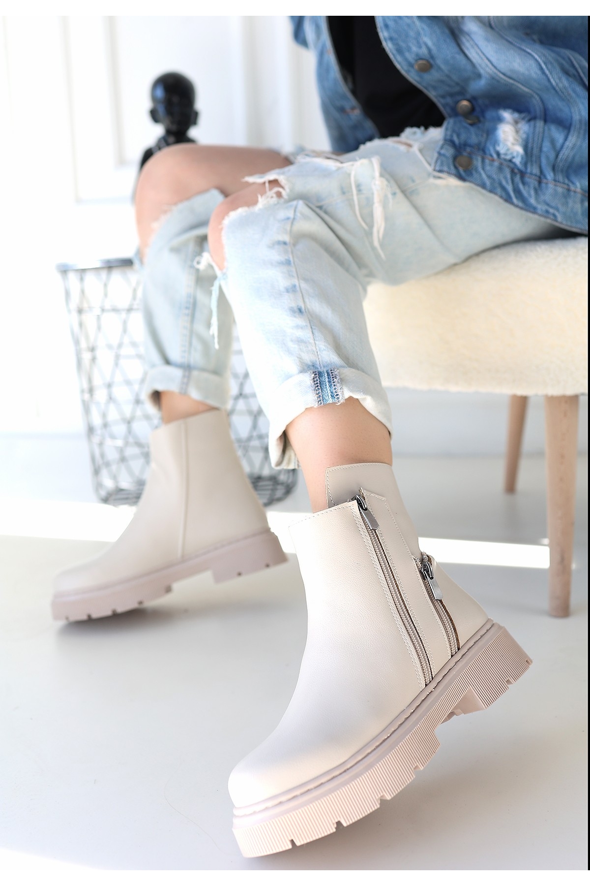 Kadın Bej Fermuar Aksesuarlı Günlük Bot - Görsel 2