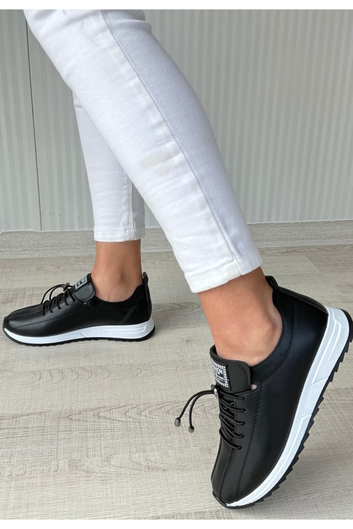 Siyah Suni Deri Bağcıklı Kadın Sneaker Ayakkabı - Görsel 2