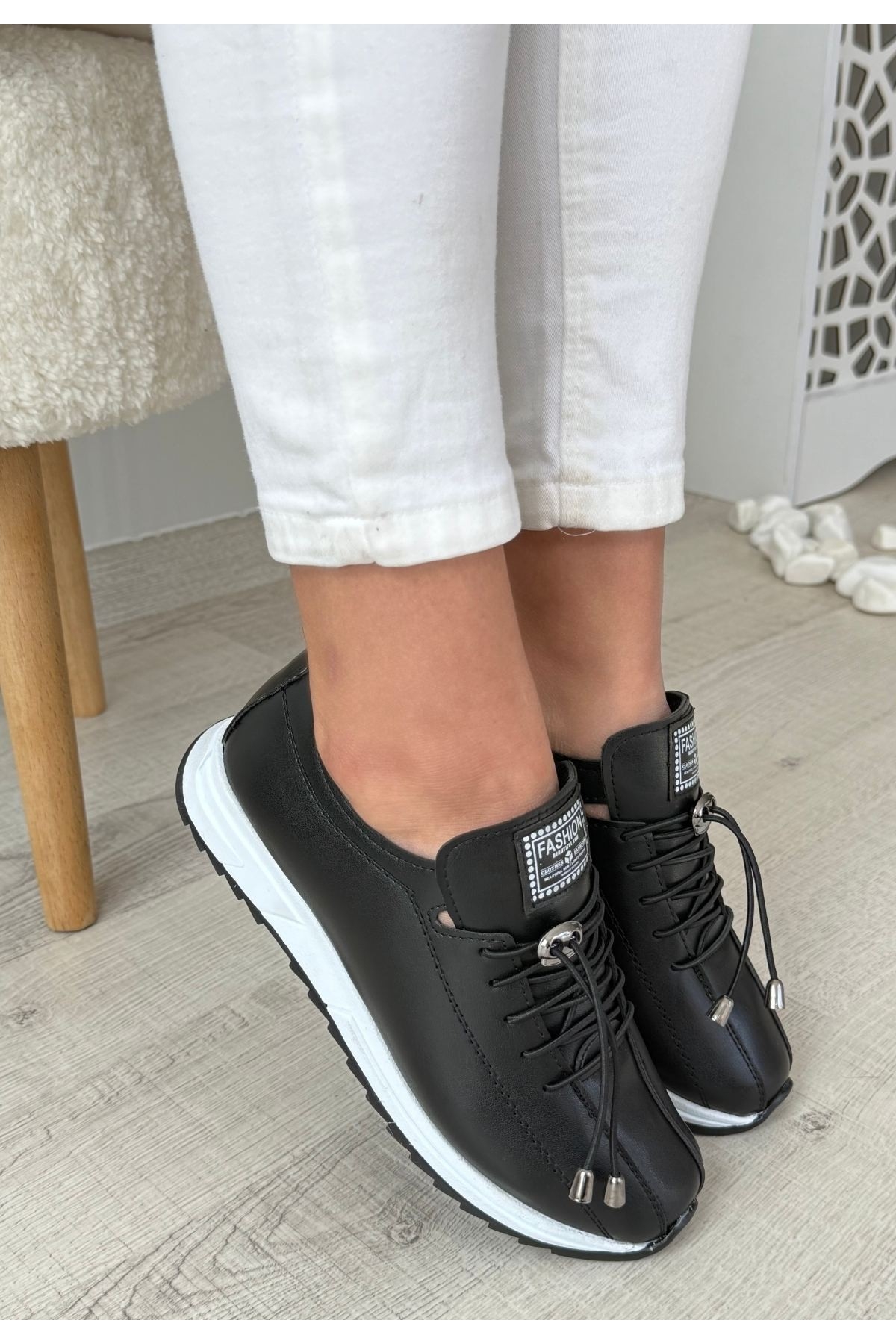 Siyah Suni Deri Bağcıklı Kadın Sneaker Ayakkabı - Görsel 3