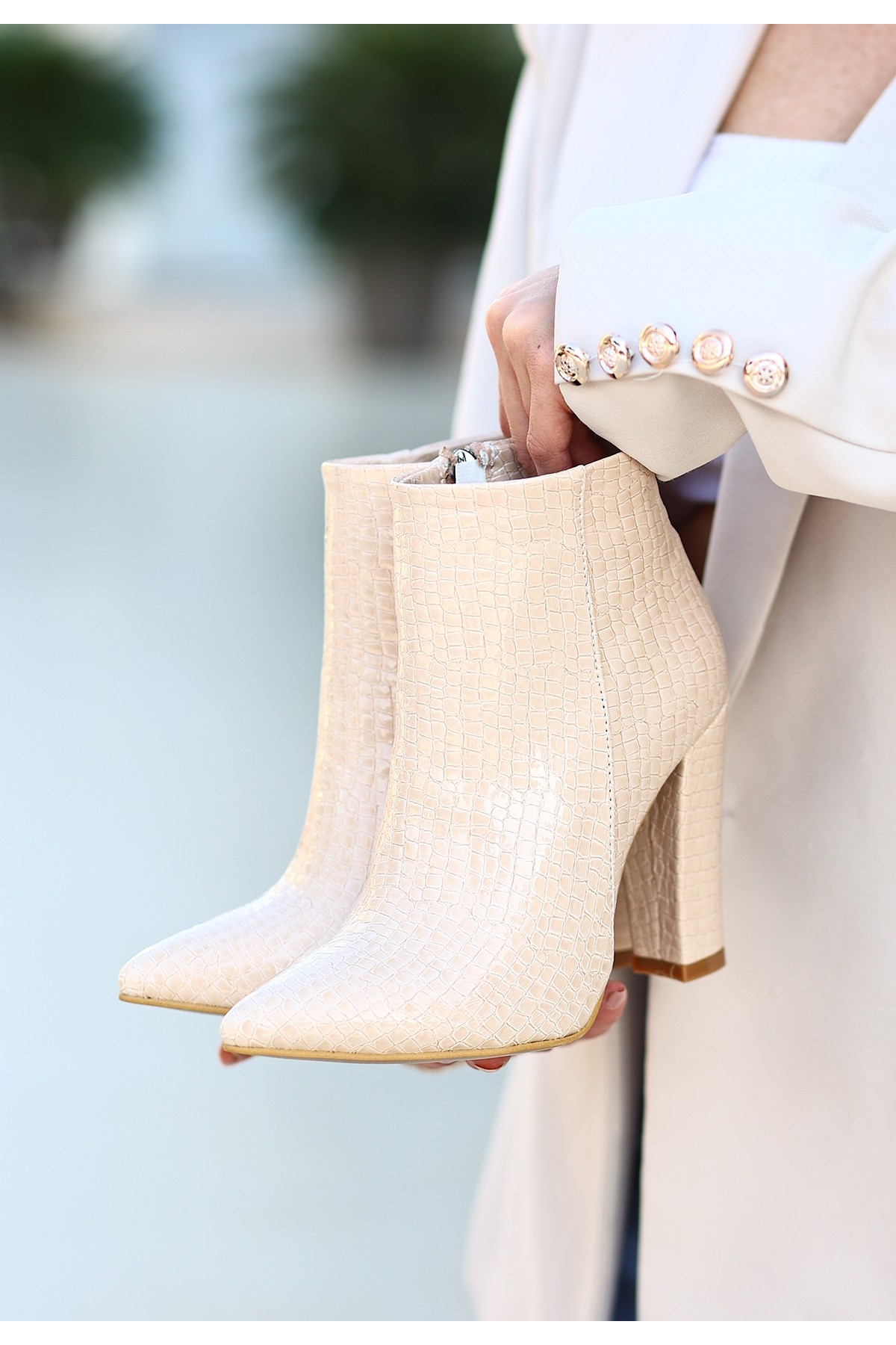 Kadın Ten Bej Rugan Desenli Topuklu Bot - Görsel 4