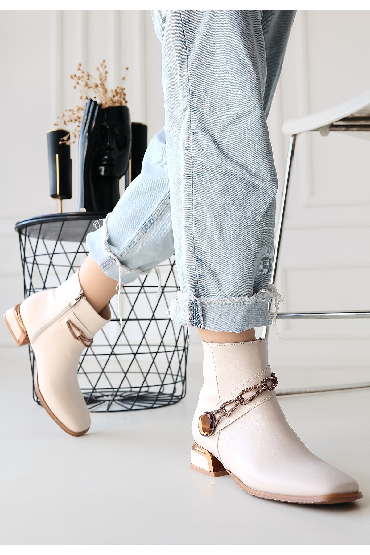 Bej Suni Deri Topuklu Kadın Bot - Görsel 3