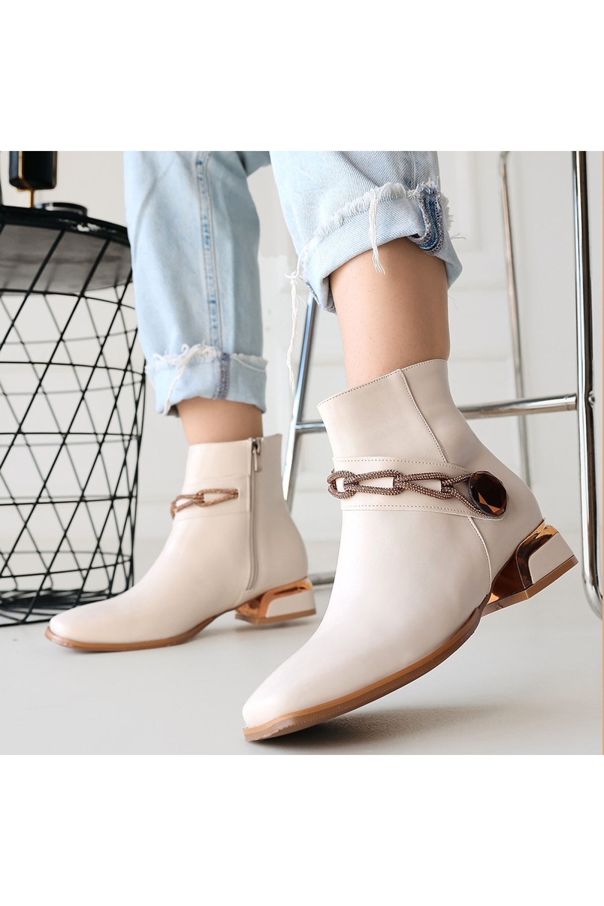 Bej Suni Deri Topuklu Kadın Bot - Görsel 5