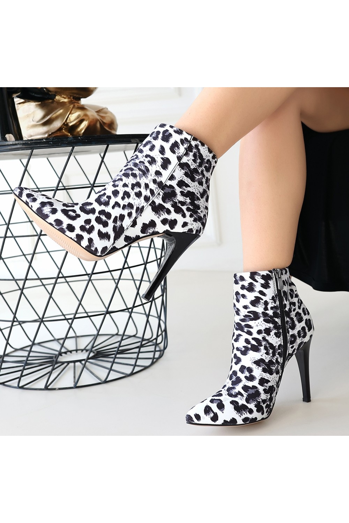 Zebra Renkli Saten Topuklu Kadın Bot - Görsel 5