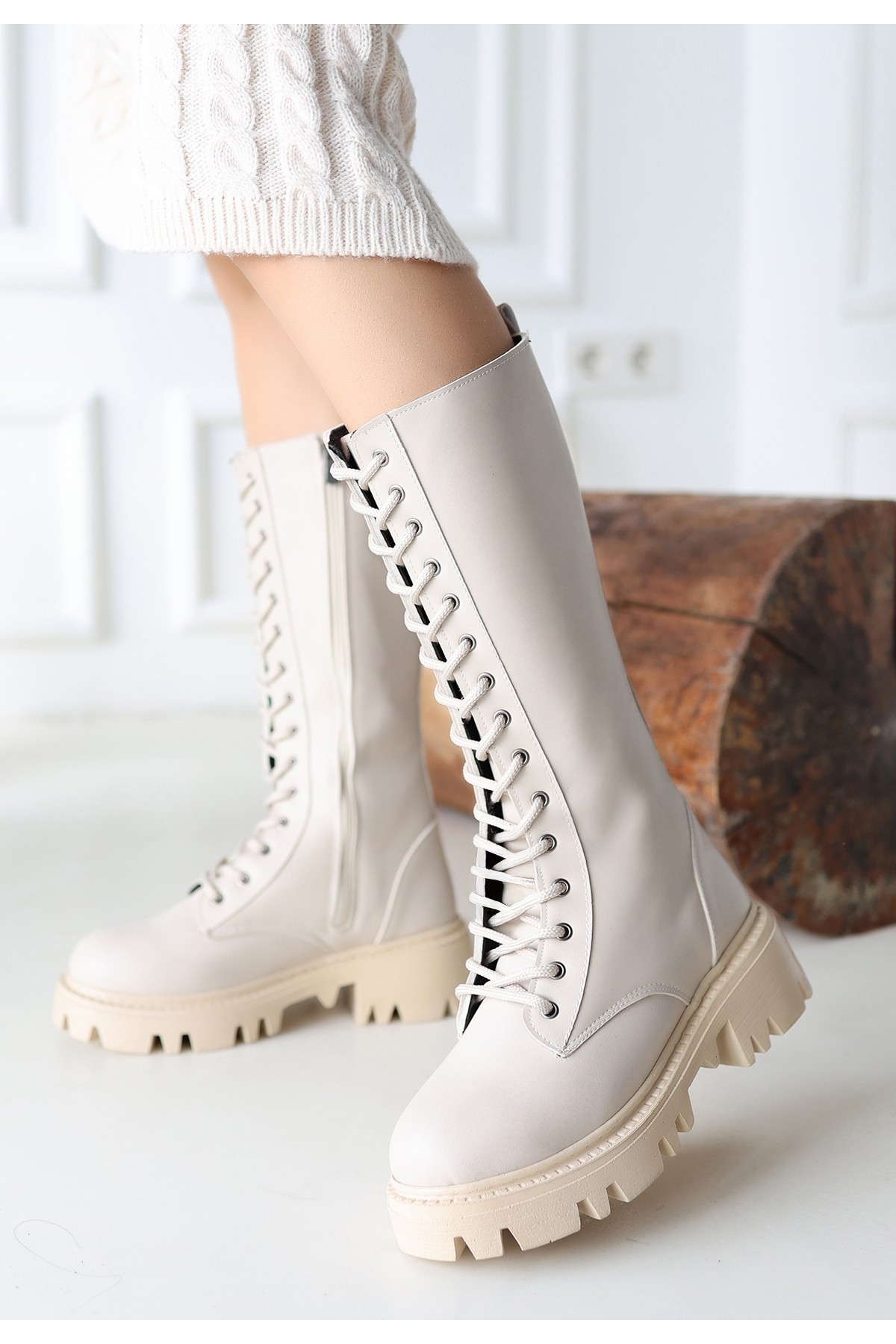 Kadın Bej Suni Deri Bağcıklı Çizme - Görsel 2