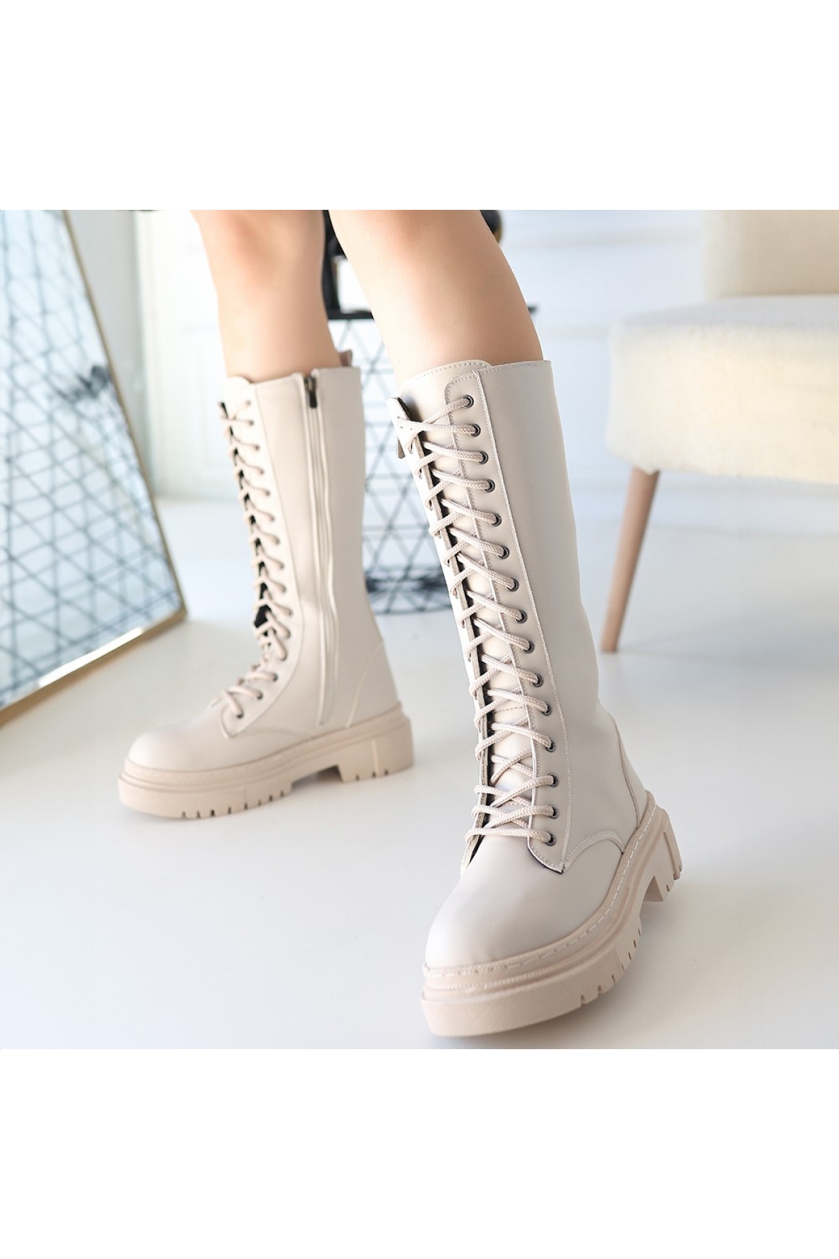 Bej Suni Deri Bağcıklı Kadın Çizme - Görsel 5