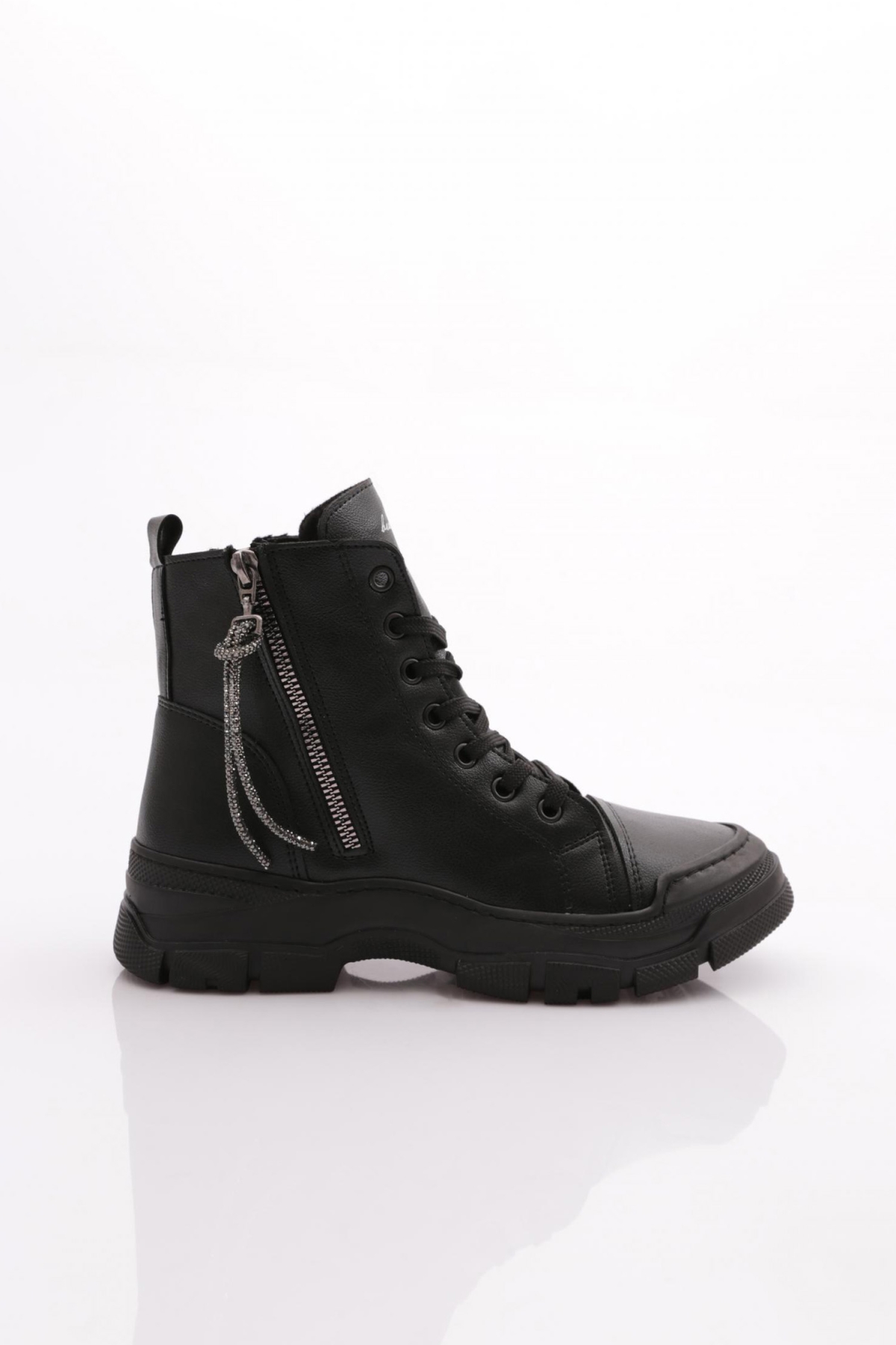 080 Kadin Bot - Görsel 2