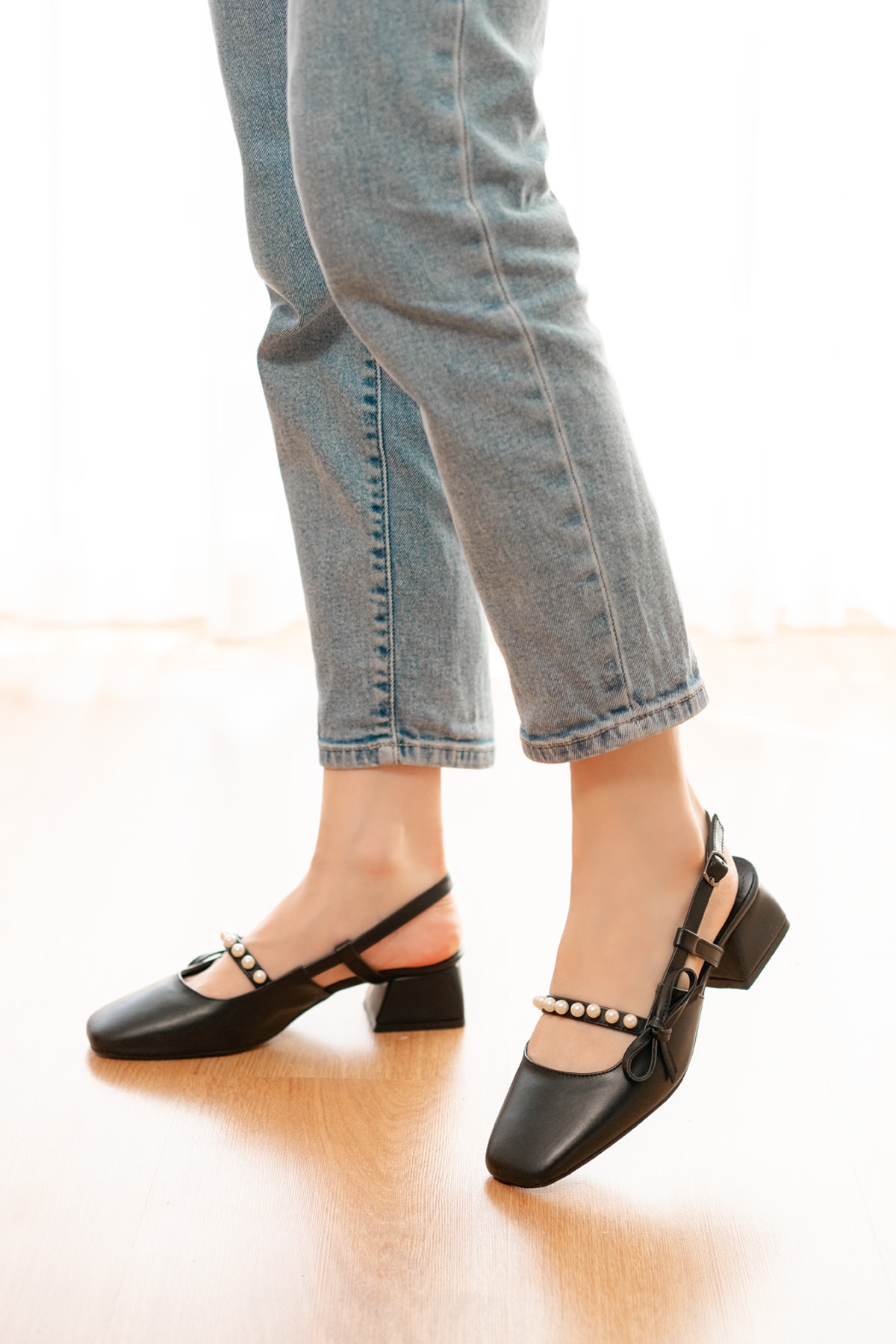 Melody Siyah Fiyonklu İnci Detaylı (4 cm Topuklu ) Yuvarlak Burunlu Günlük Kullanım Ayakkabı - Görsel 2