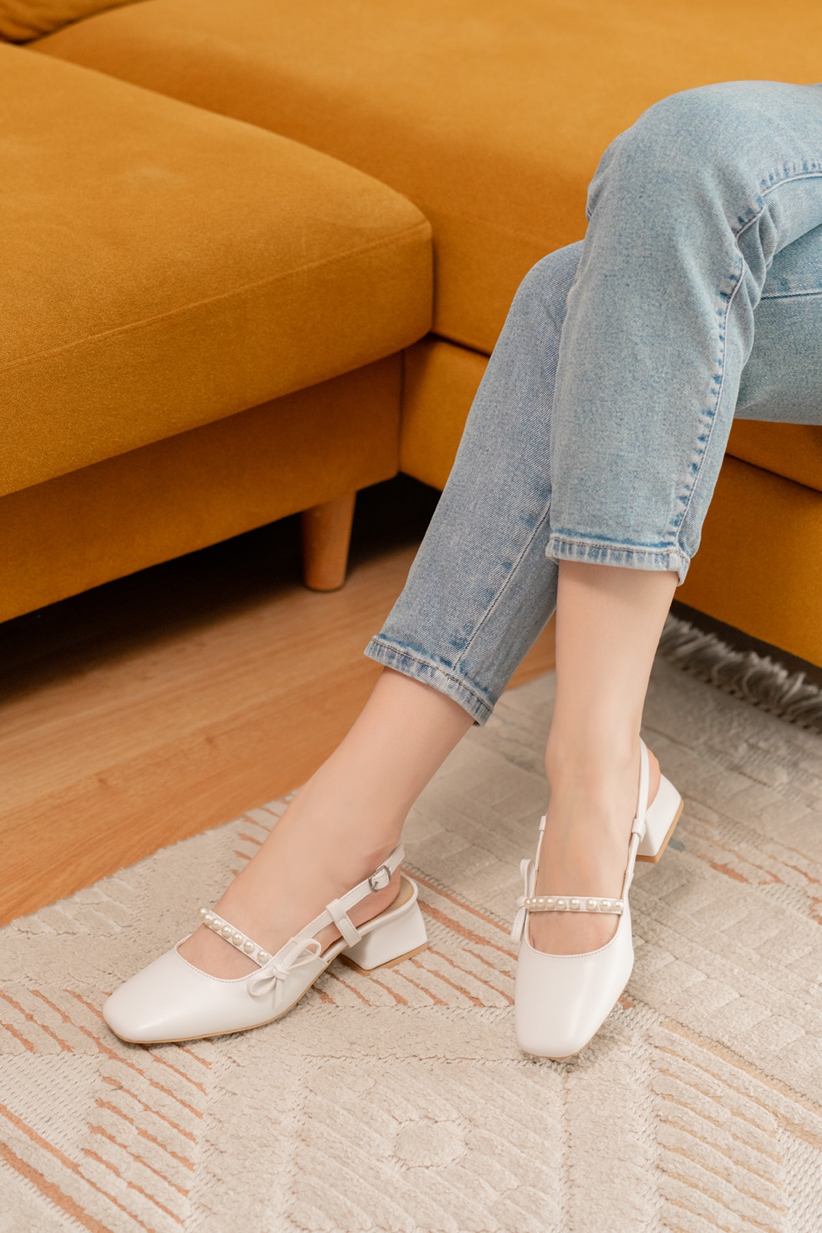 Melody Beyaz Fiyonklu İnci Detaylı (4 cm Topuklu ) Yuvarlak Burunlu Günlük Kullanım Ayakkabı - Görsel 2