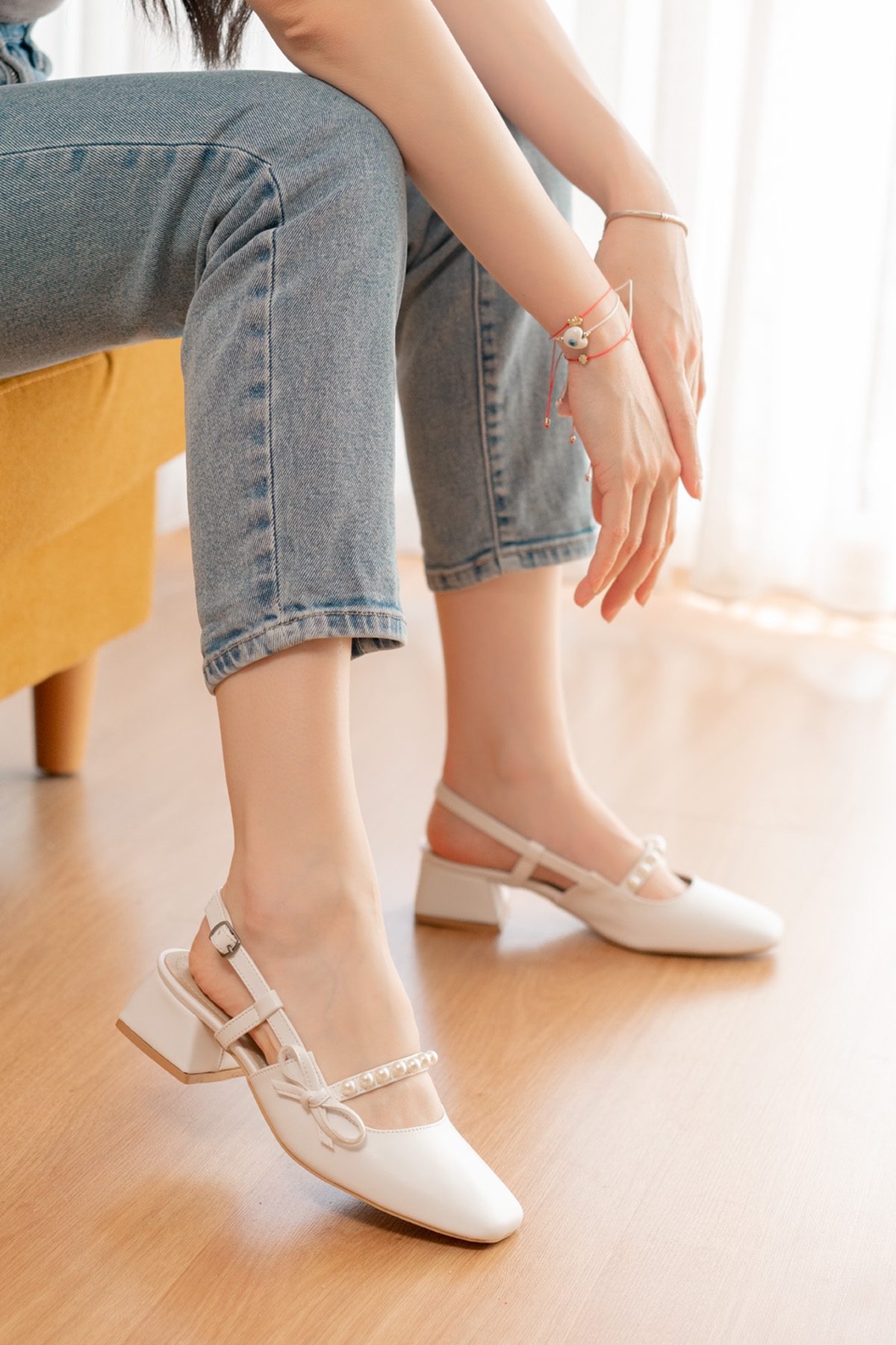 Melody Beyaz Fiyonklu İnci Detaylı (4 cm Topuklu ) Yuvarlak Burunlu Günlük Kullanım Ayakkabı - Görsel 4