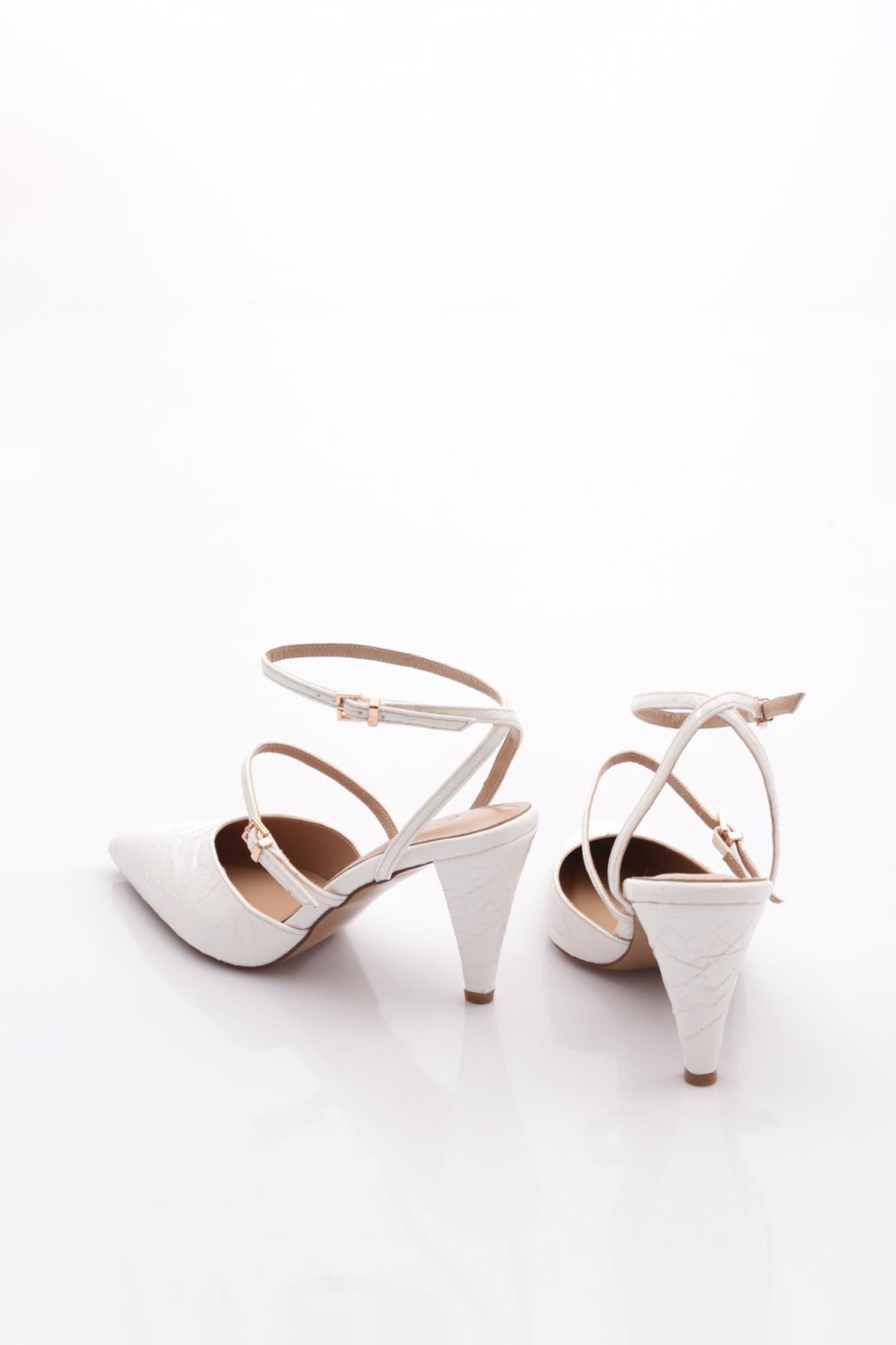 829 Kadin Topuklu Ayakkabi - Görsel 4