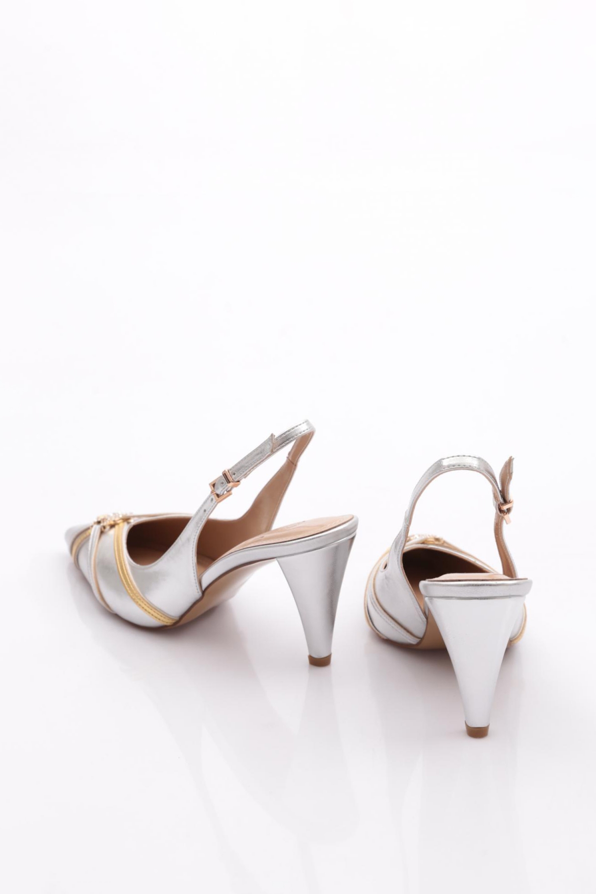 832 Kadin Aksesuar Detayli Topuklu Ayakkabi - Görsel 4