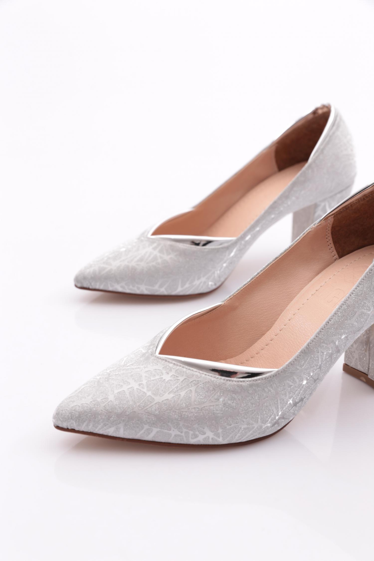 K589 Kadin Topuklu Ayakkabi - Görsel 5
