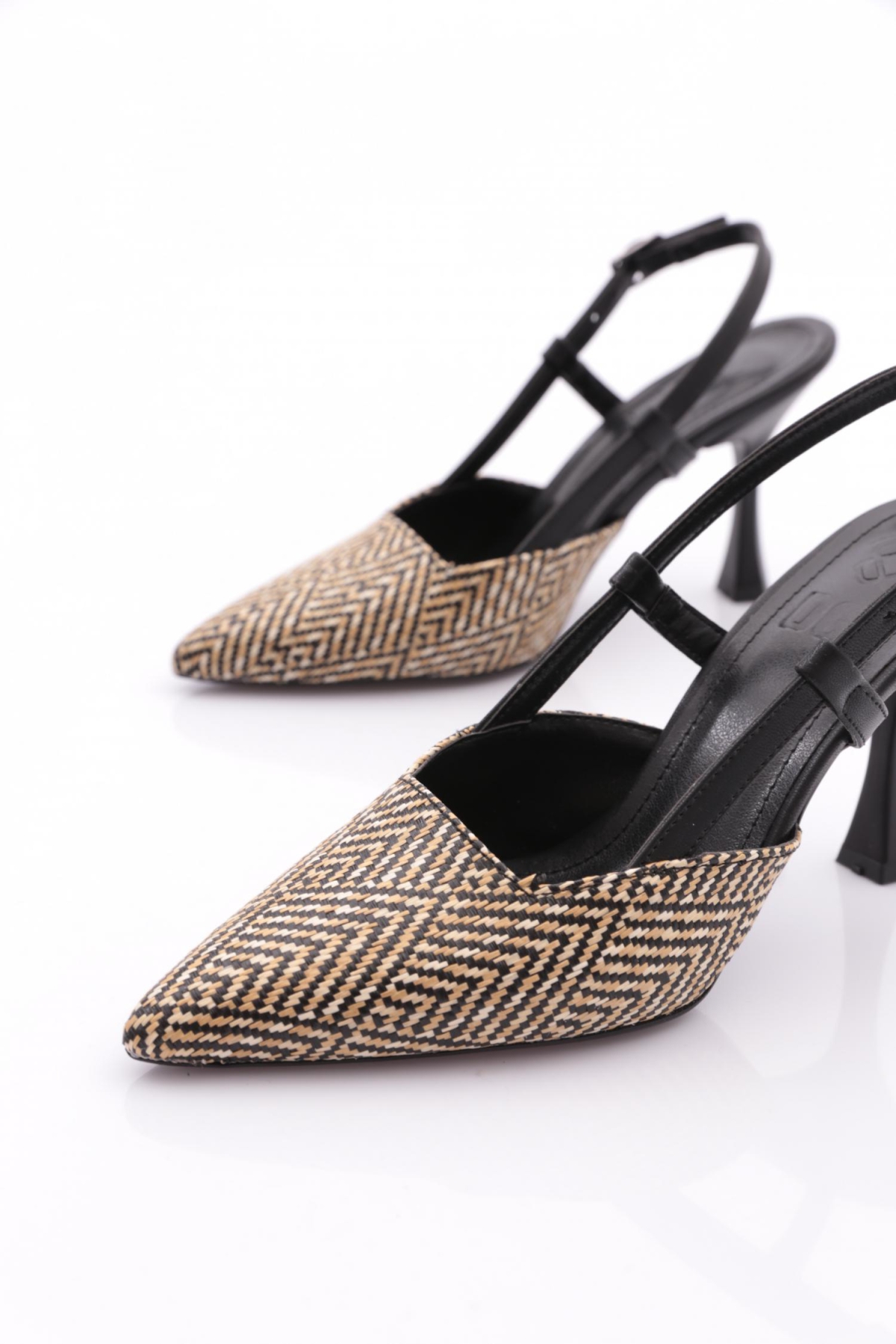 4050 Kadin Sivri Burun Topuklu Ayakkabi - Görsel 5