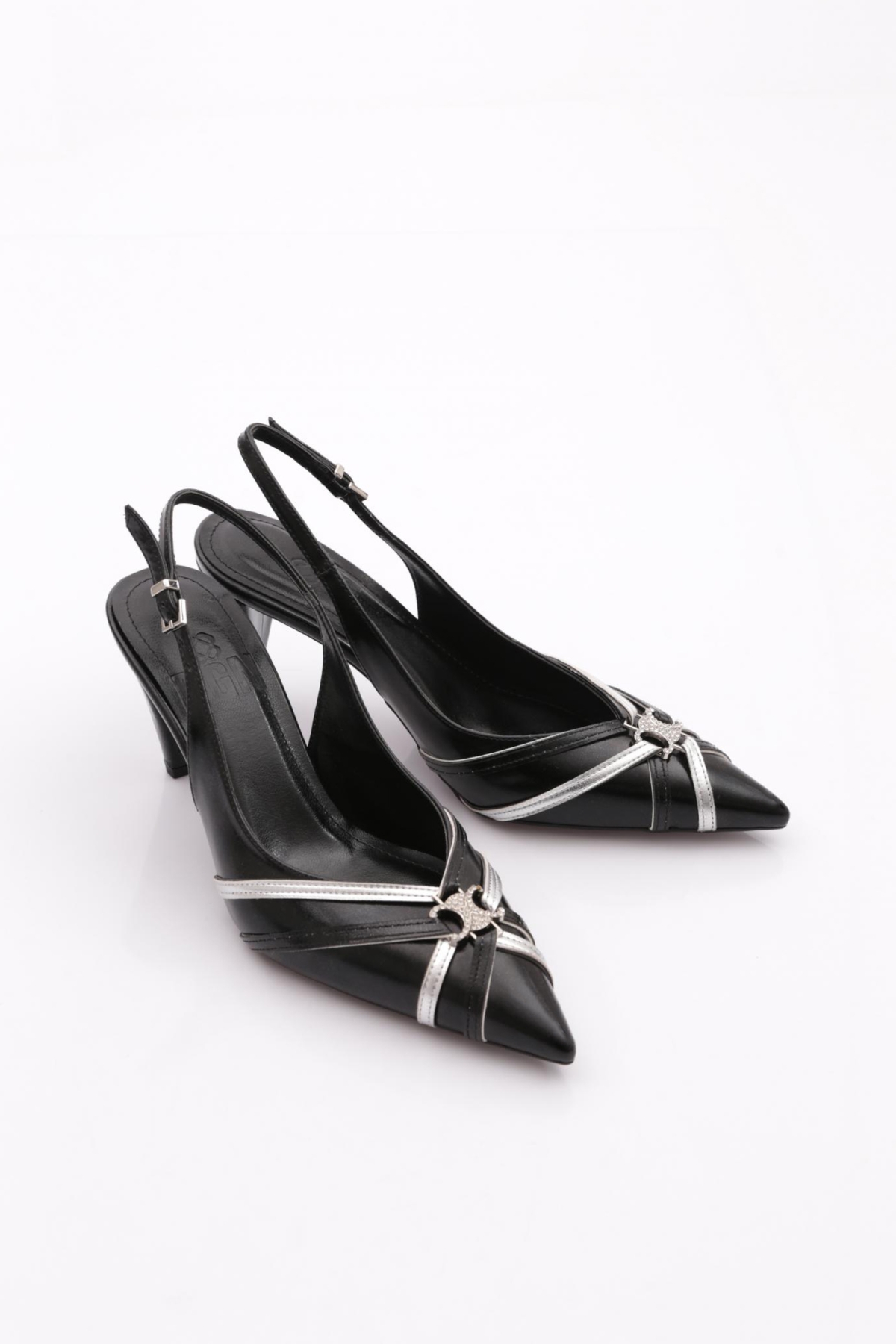 832 Kadin Aksesuar Detayli Topuklu Ayakkabi - Görsel 3