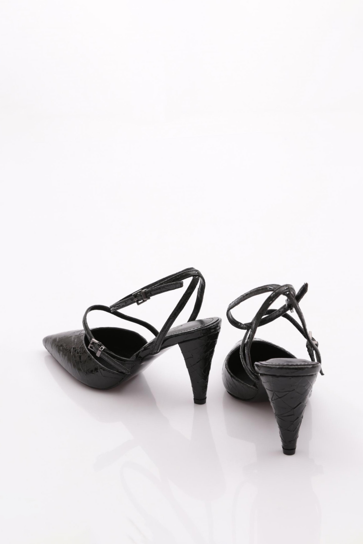 829 Kadin Topuklu Ayakkabi - Görsel 4