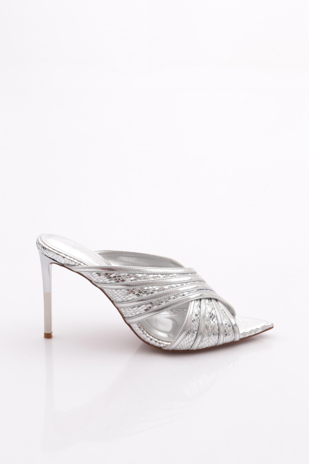 9089 Kadin Topuklu Terlik - Görsel 2