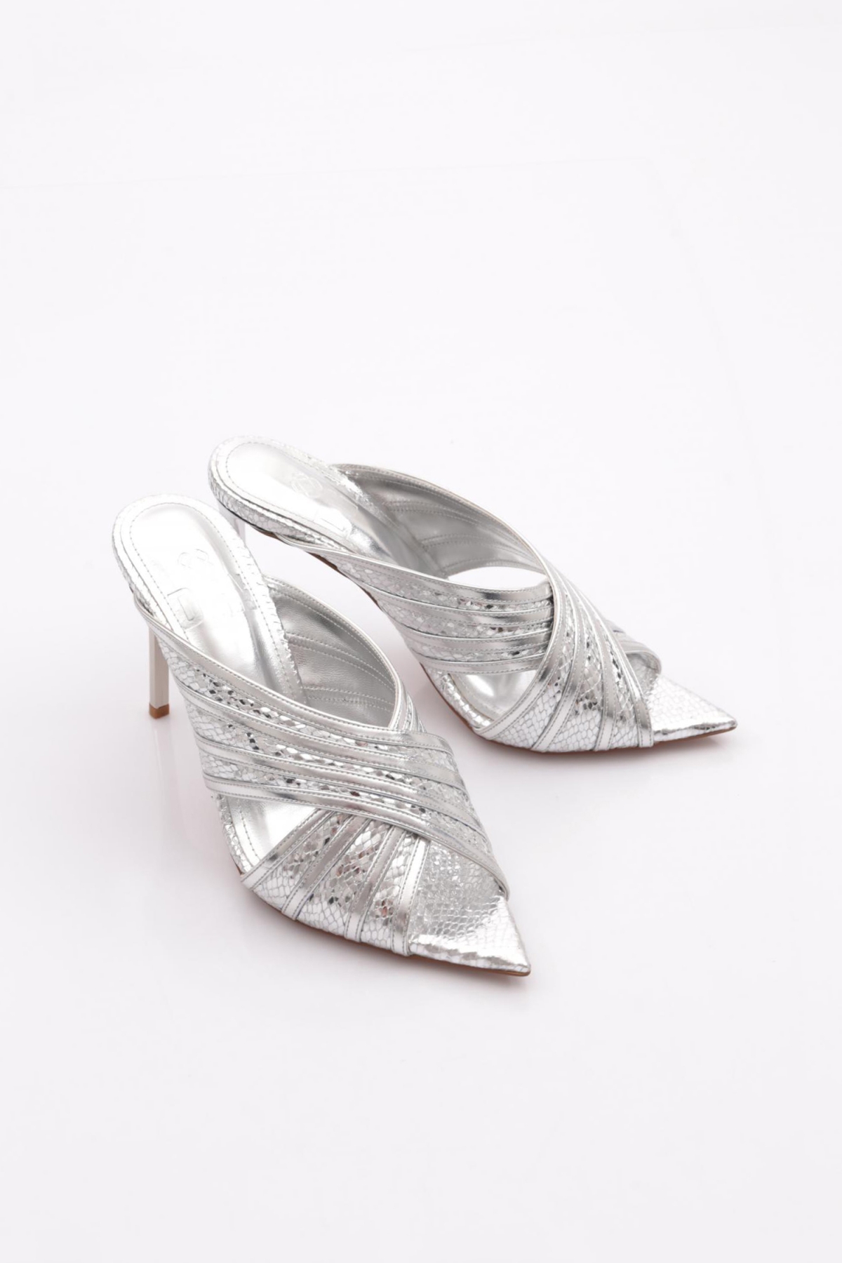 9089 Kadin Topuklu Terlik - Görsel 3