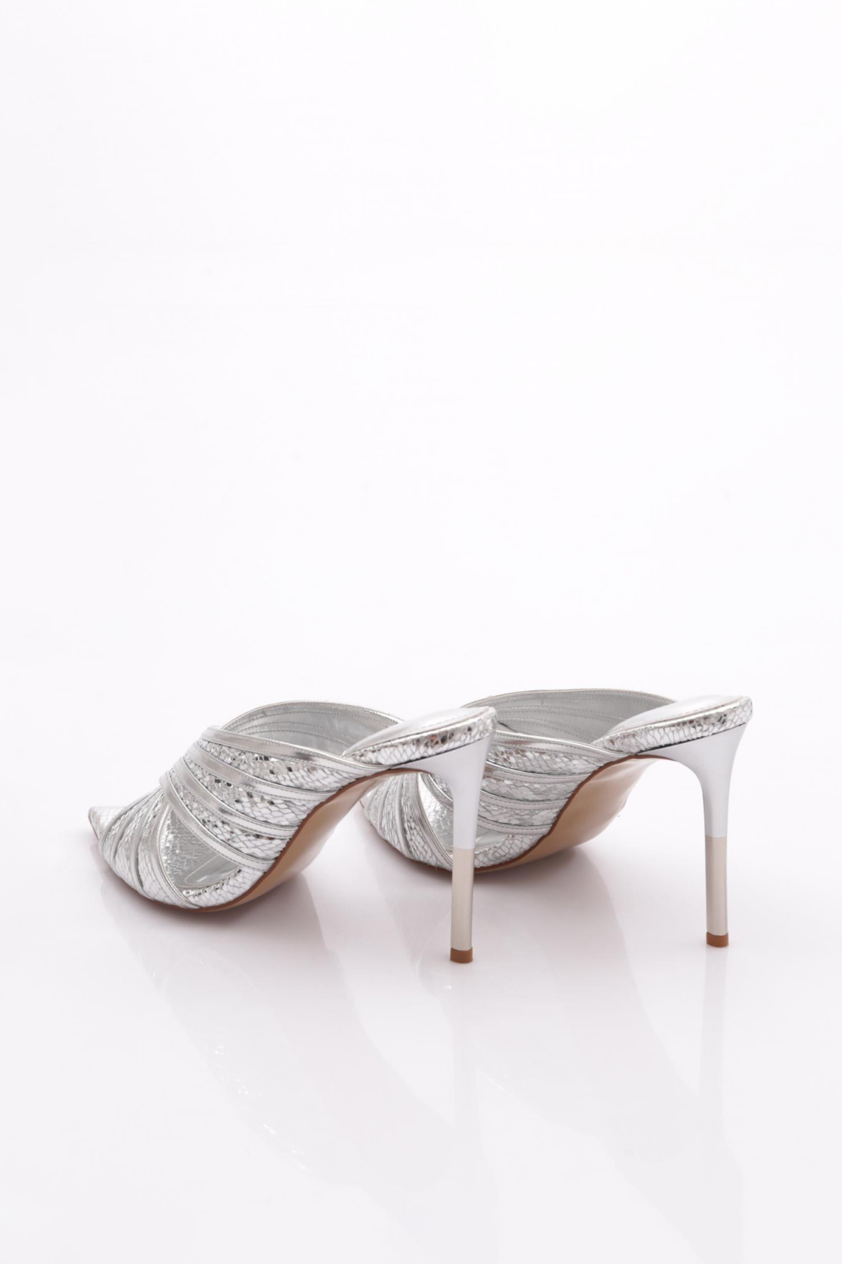 9089 Kadin Topuklu Terlik - Görsel 4