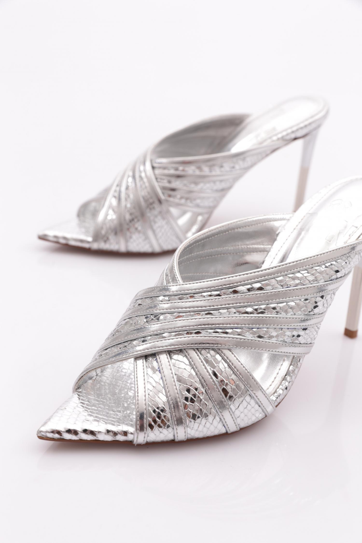 9089 Kadin Topuklu Terlik - Görsel 5