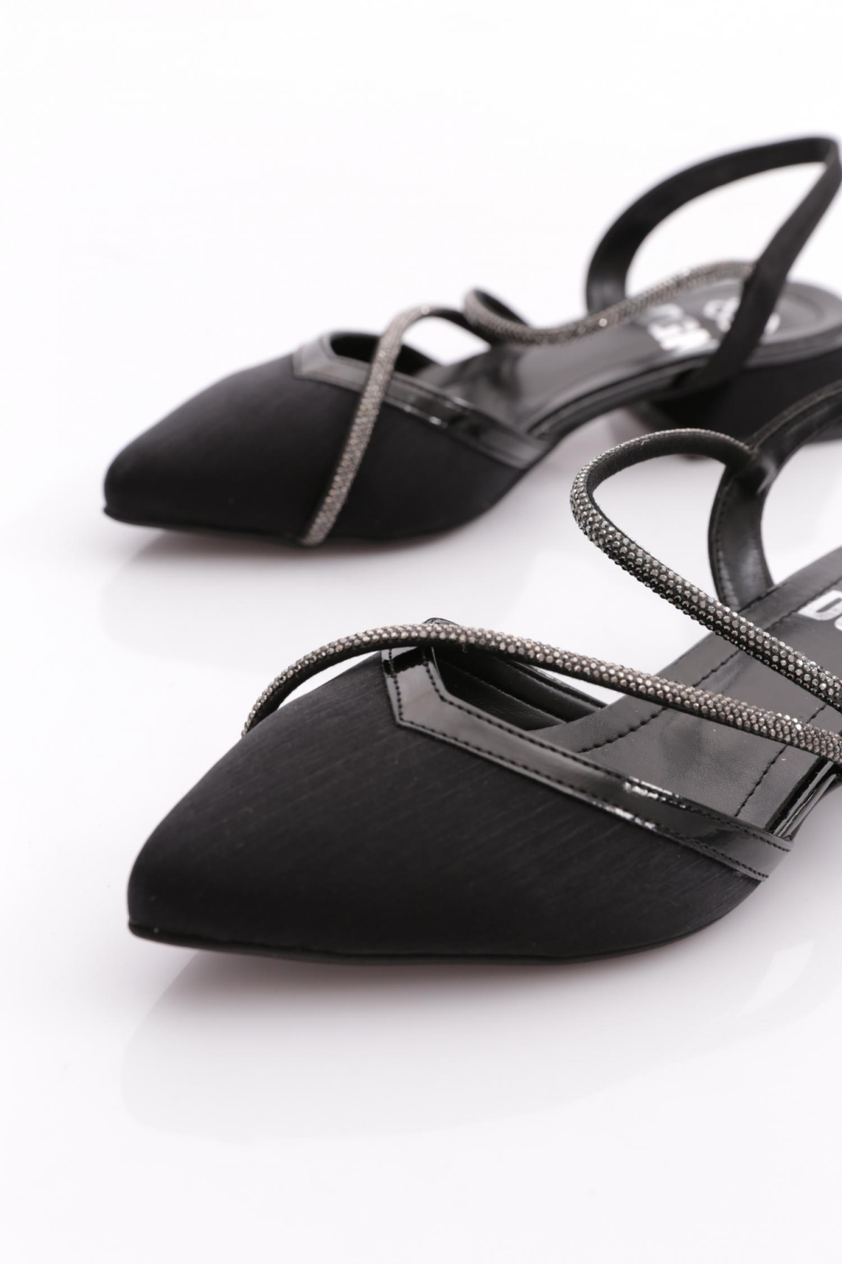 K588 Kadin Sivri Burun Silver Taşli Babet - Görsel 5