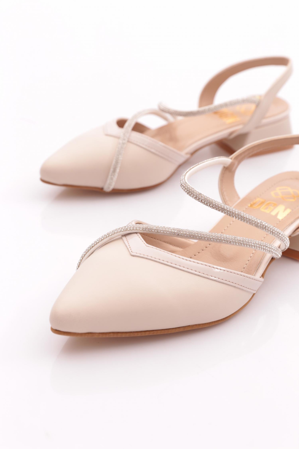 K588 Kadin Sivri Burun Silver Taşli Babet - Görsel 5