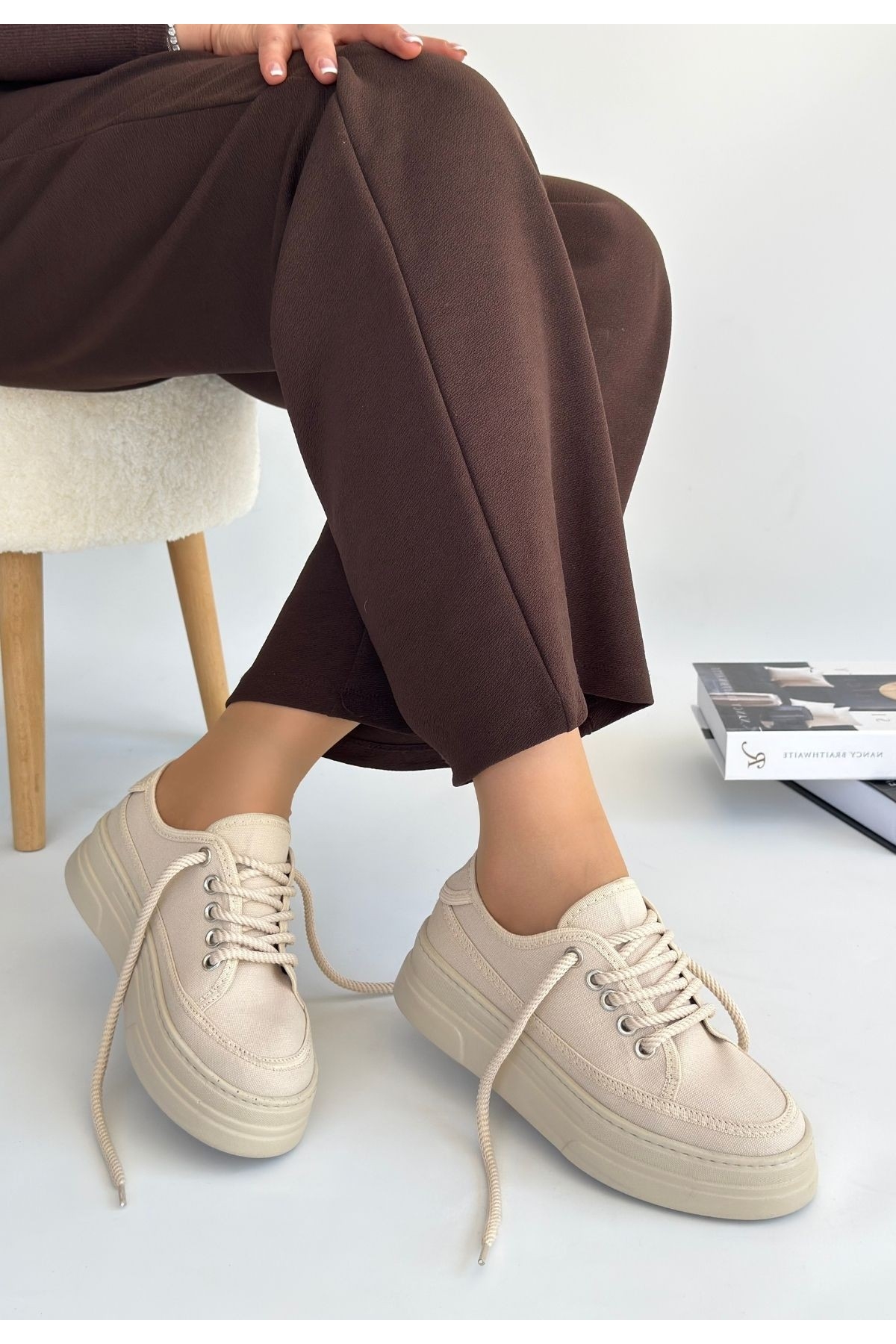 Bej Keten Bağcıklı Kadın Spor Ayakkabı - Görsel 3