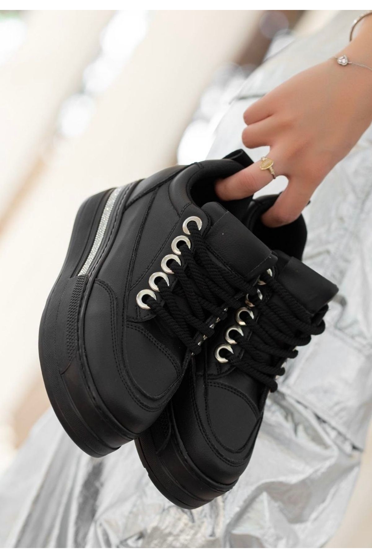 Siyah Suni Deri Bağcıklı Kadın Sneaker Ayakkabı - Görsel 3