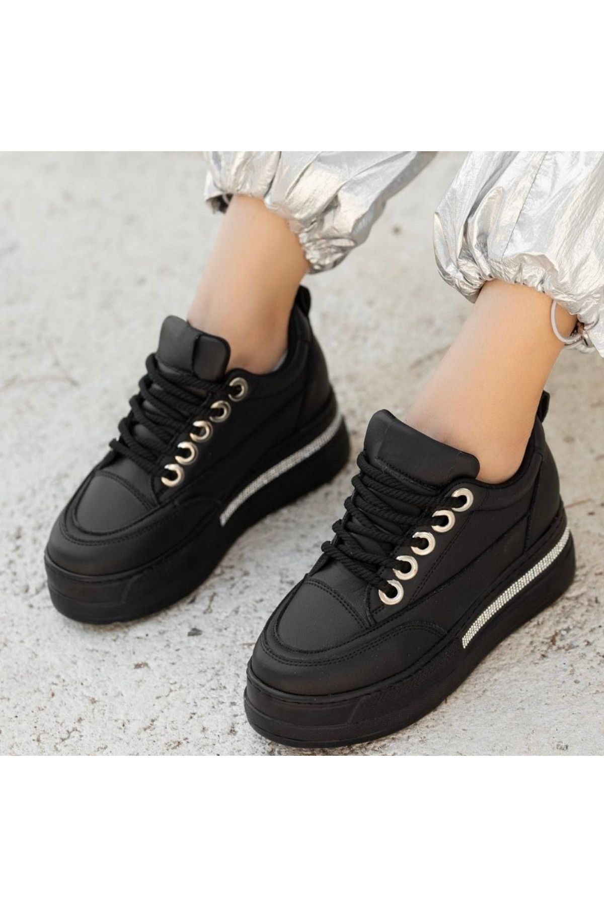 Siyah Suni Deri Bağcıklı Kadın Sneaker Ayakkabı - Görsel 5