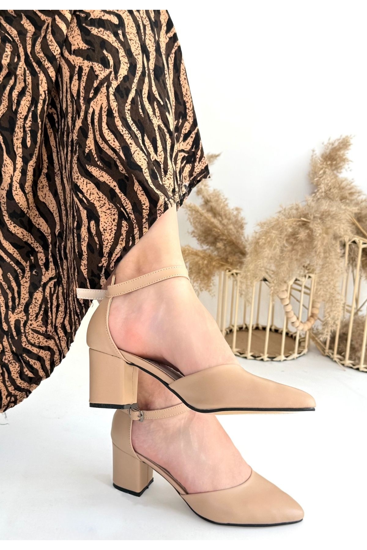 Nude Suni Deri Topuklu Kadın Ayakkabı - Görsel 3