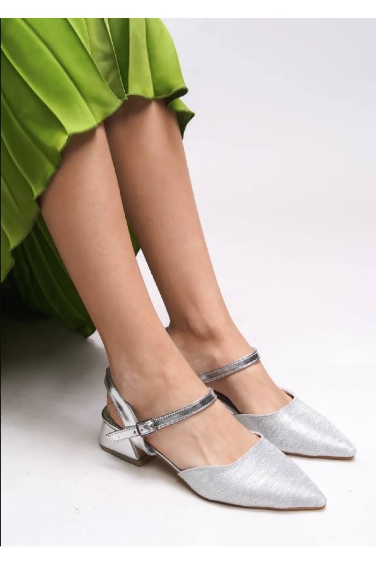 Kemer Rugan Detaylı Arkası Açık Kadın Babet Ayakkabı - Görsel 3