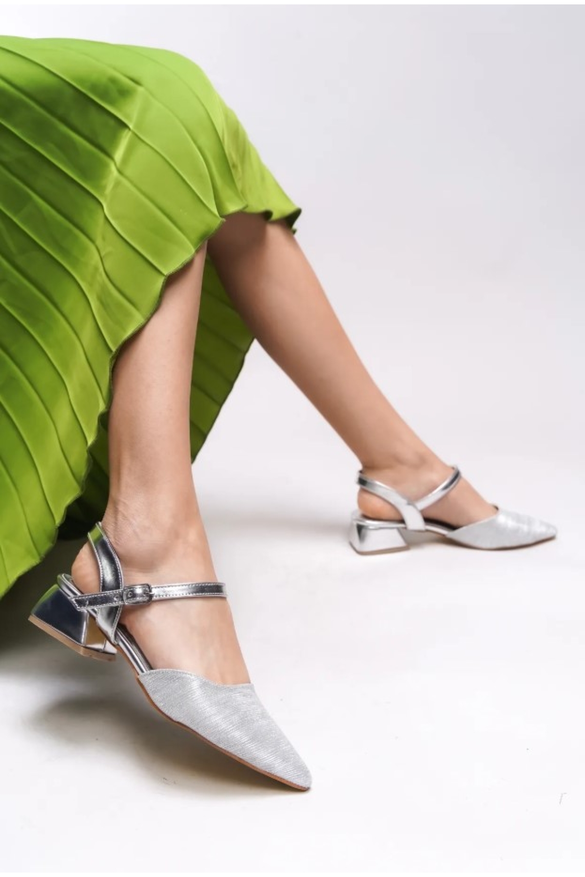 Kemer Rugan Detaylı Arkası Açık Kadın Babet Ayakkabı - Görsel 6